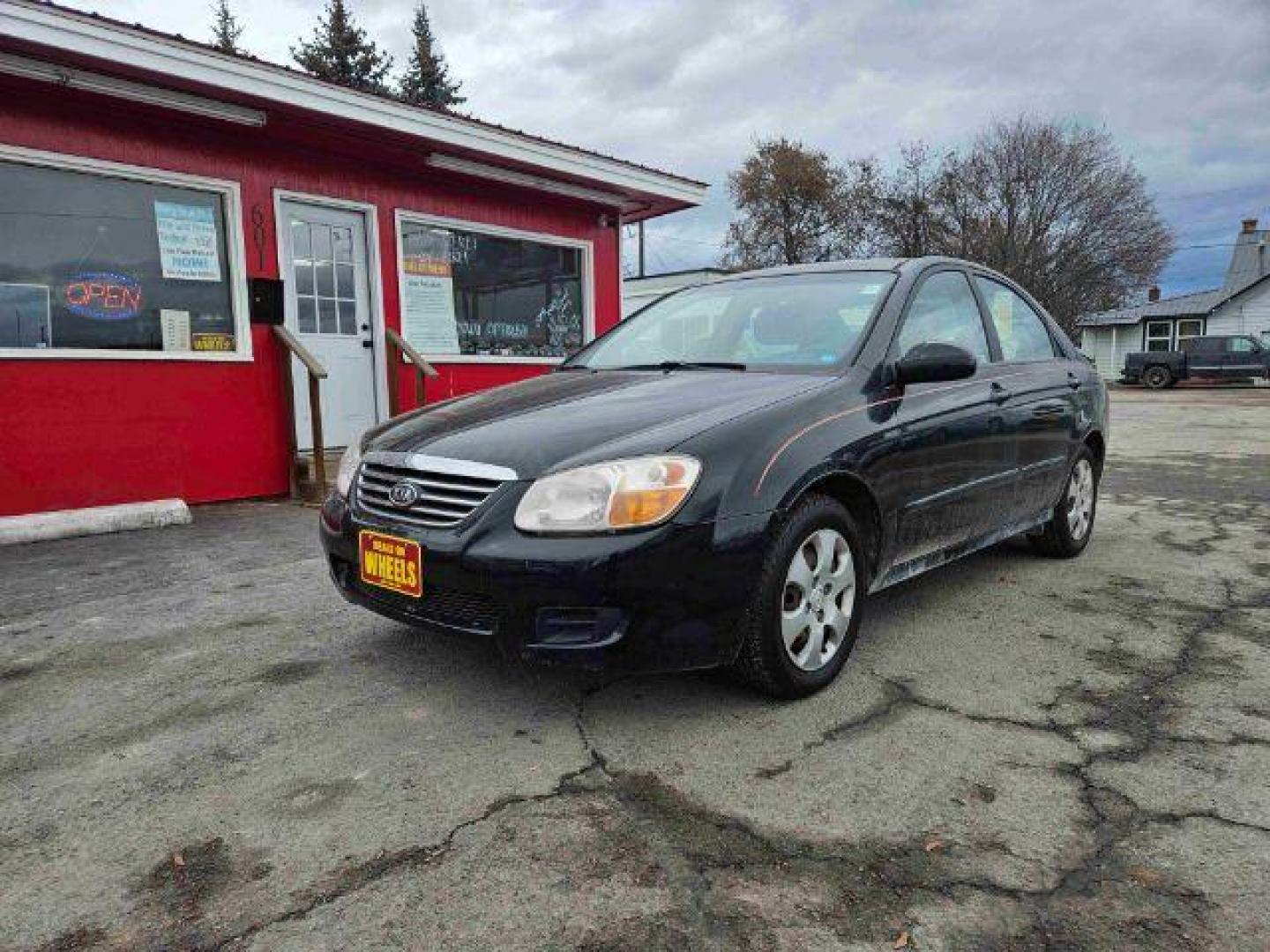 2007 Kia Spectra EX (KNAFE122675) with an 2.0L L4 DOHC 16V engine, located at 601 E. Idaho St., Kalispell, MT, 59901, 0.000000, 0.000000 - Photo#0