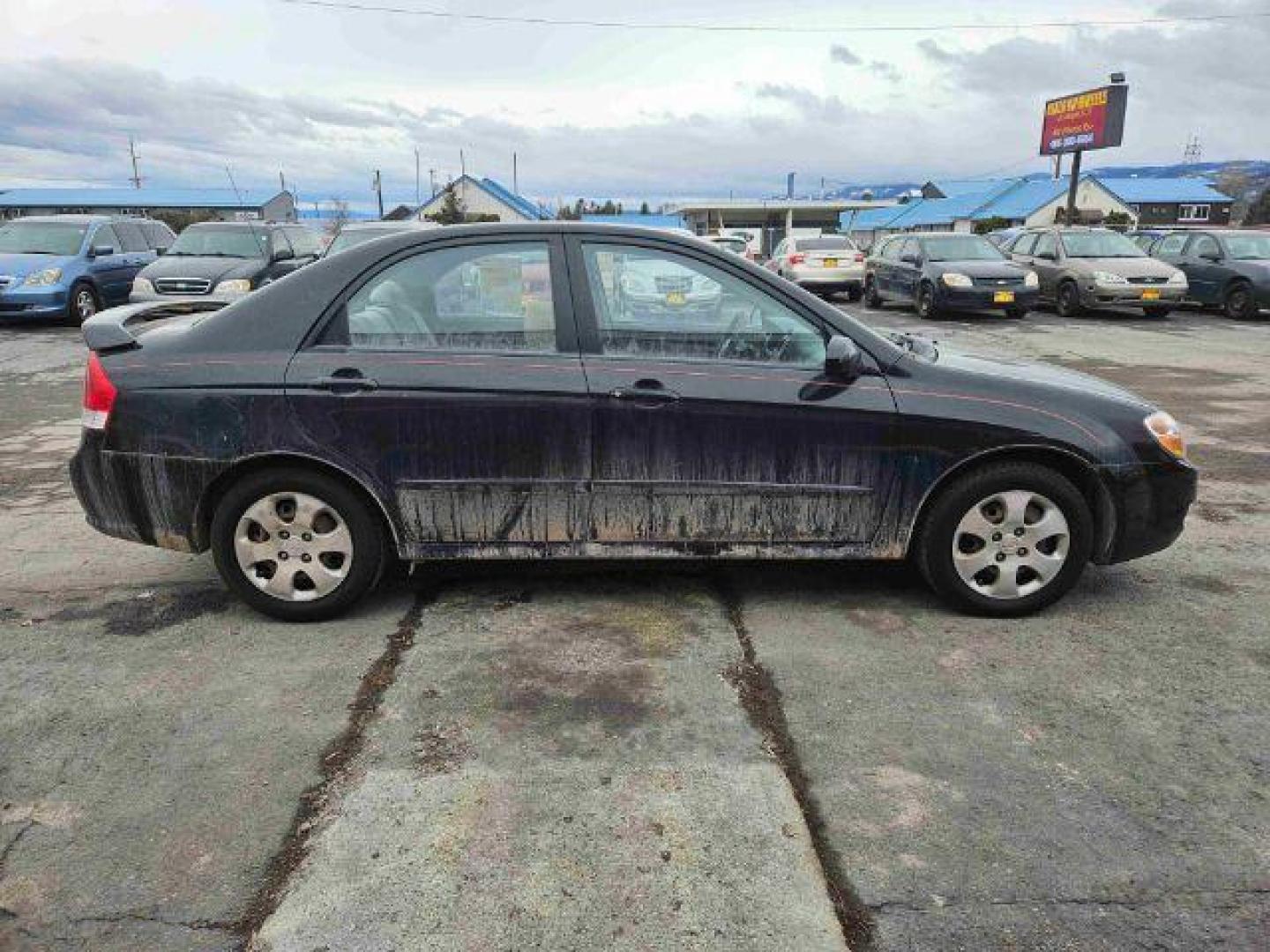 2007 Kia Spectra EX (KNAFE122675) with an 2.0L L4 DOHC 16V engine, located at 601 E. Idaho St., Kalispell, MT, 59901, 0.000000, 0.000000 - Photo#5