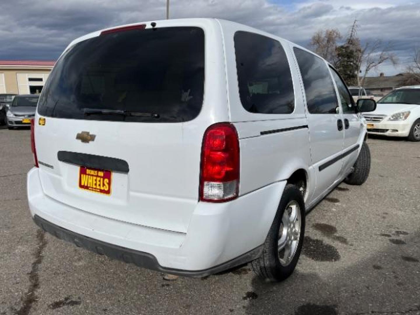 2008 Chevrolet Uplander LS Ext. 1LS (1GNDV23148D) with an 3.9L V6 DOHC 24V engine, 4-Speed Automatic transmission, located at 1821 N Montana Ave., Helena, MT, 59601, 0.000000, 0.000000 - Photo#2