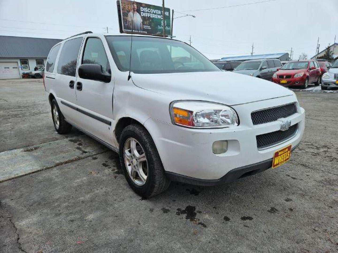 2008 Chevrolet Uplander LS Ext. 1LS (1GNDV23108D) with an 3.9L V6 DOHC 24V engine, 4-Speed Automatic transmission, located at 601 E. Idaho St., Kalispell, MT, 59901, 0.000000, 0.000000 - Photo#6