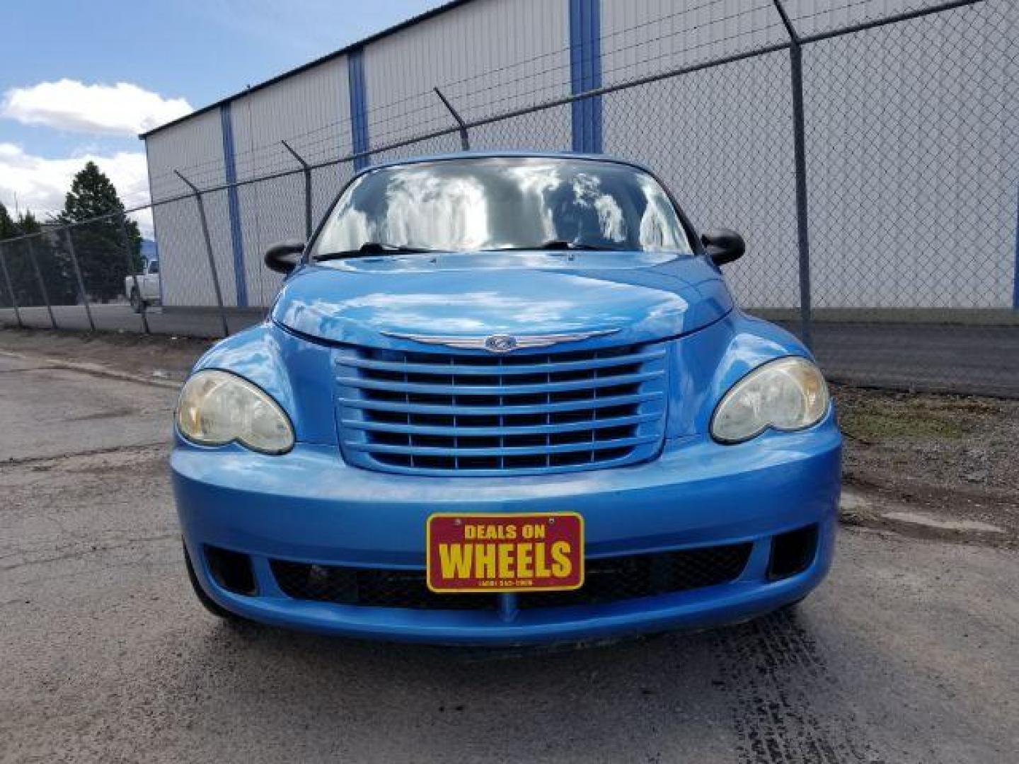 2008 Chrysler PT Cruiser Base (3A8FY48B68T) with an 2.4L L4 DOHC 16V engine, located at 601 E. Idaho St., Kalispell, MT, 59901, 0.000000, 0.000000 - Photo#1