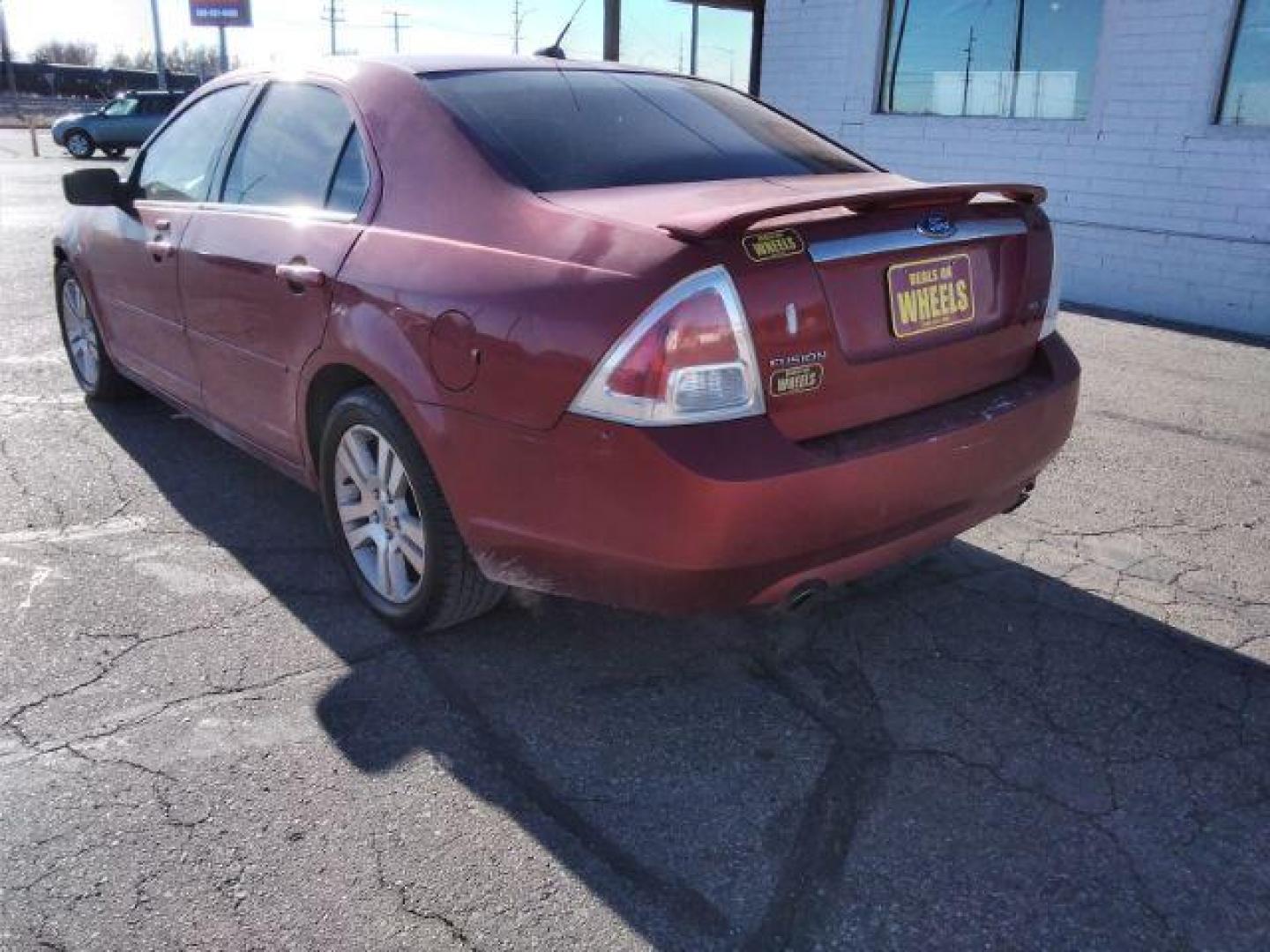 2008 RED FORD FUSION V6 SEL (3FAHP08118R) , located at 4047 Montana Ave., Billings, MT, 59101, 45.770847, -108.529800 - Photo#6