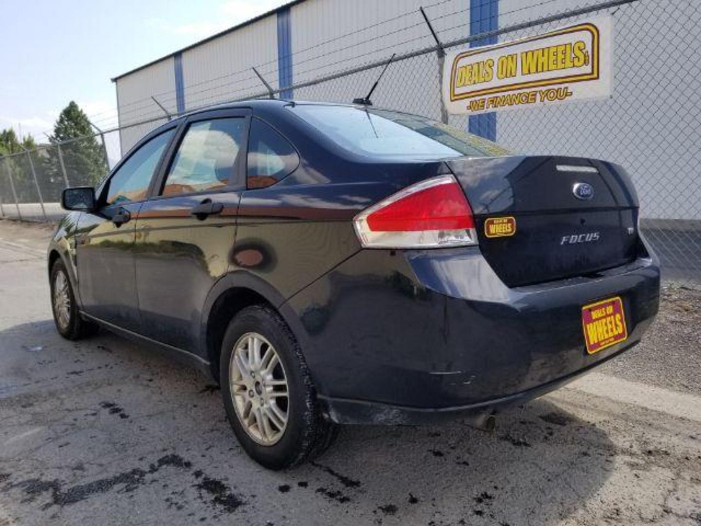 2008 Ford Focus SE Sedan (1FAHP35N28W) with an 2.0L L4 DOHC 16V engine, located at 1800 West Broadway, Missoula, 59808, (406) 543-1986, 46.881348, -114.023628 - Photo#3