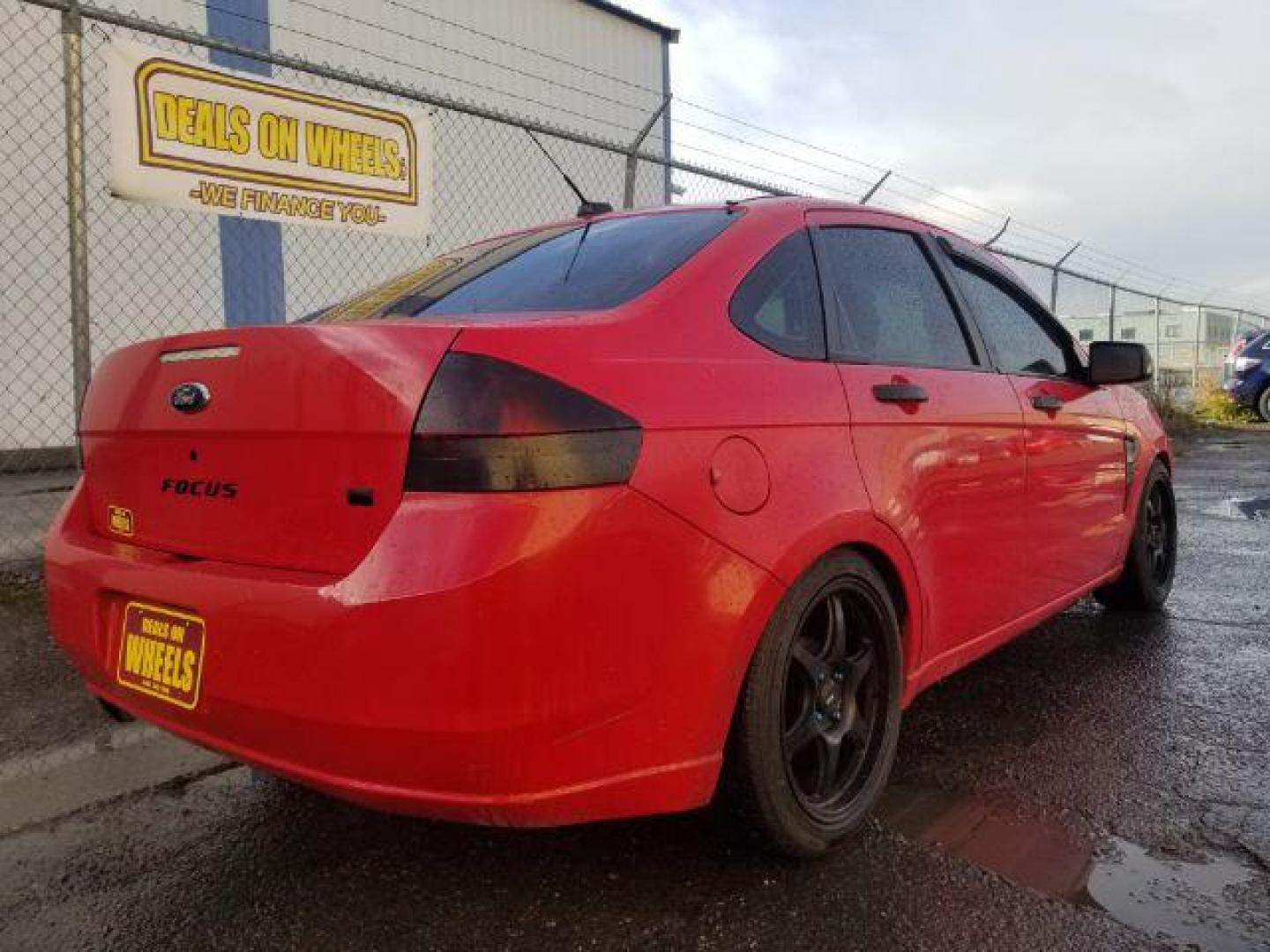 2008 Ford Focus SE Sedan (1FAHP35N18W) with an 2.0L L4 DOHC 16V engine, located at 1800 West Broadway, Missoula, 59808, (406) 543-1986, 46.881348, -114.023628 - Photo#12