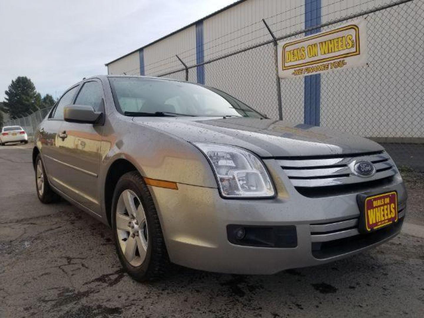 2008 Ford Fusion V6 SE (3FAHP07188R) with an 3.0L V6 DOHC 24V engine, located at 1800 West Broadway, Missoula, 59808, (406) 543-1986, 46.881348, -114.023628 - Photo#2