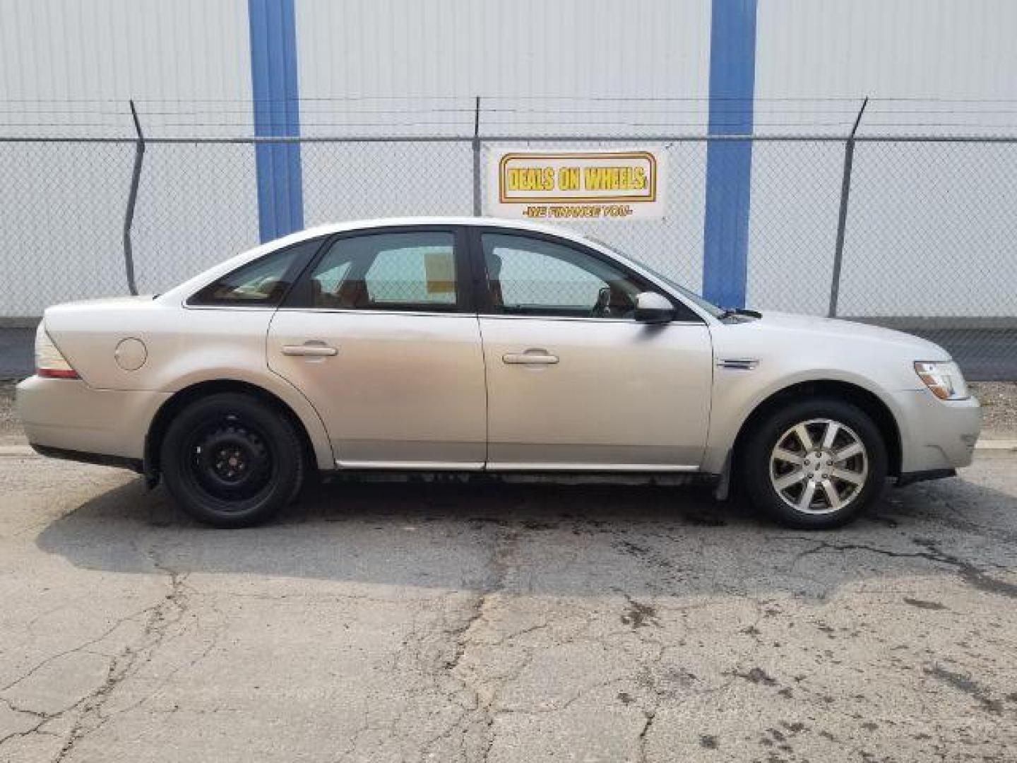 2008 Silver Birch Metalli Ford Taurus SEL (1FAHP24W08G) with an 3.5L V6 DOHC 24V engine, 6-Speed Automatic transmission, located at 4801 10th Ave S,, Great Falls, MT, 59405, (406) 564-1505, 0.000000, 0.000000 - Photo#5