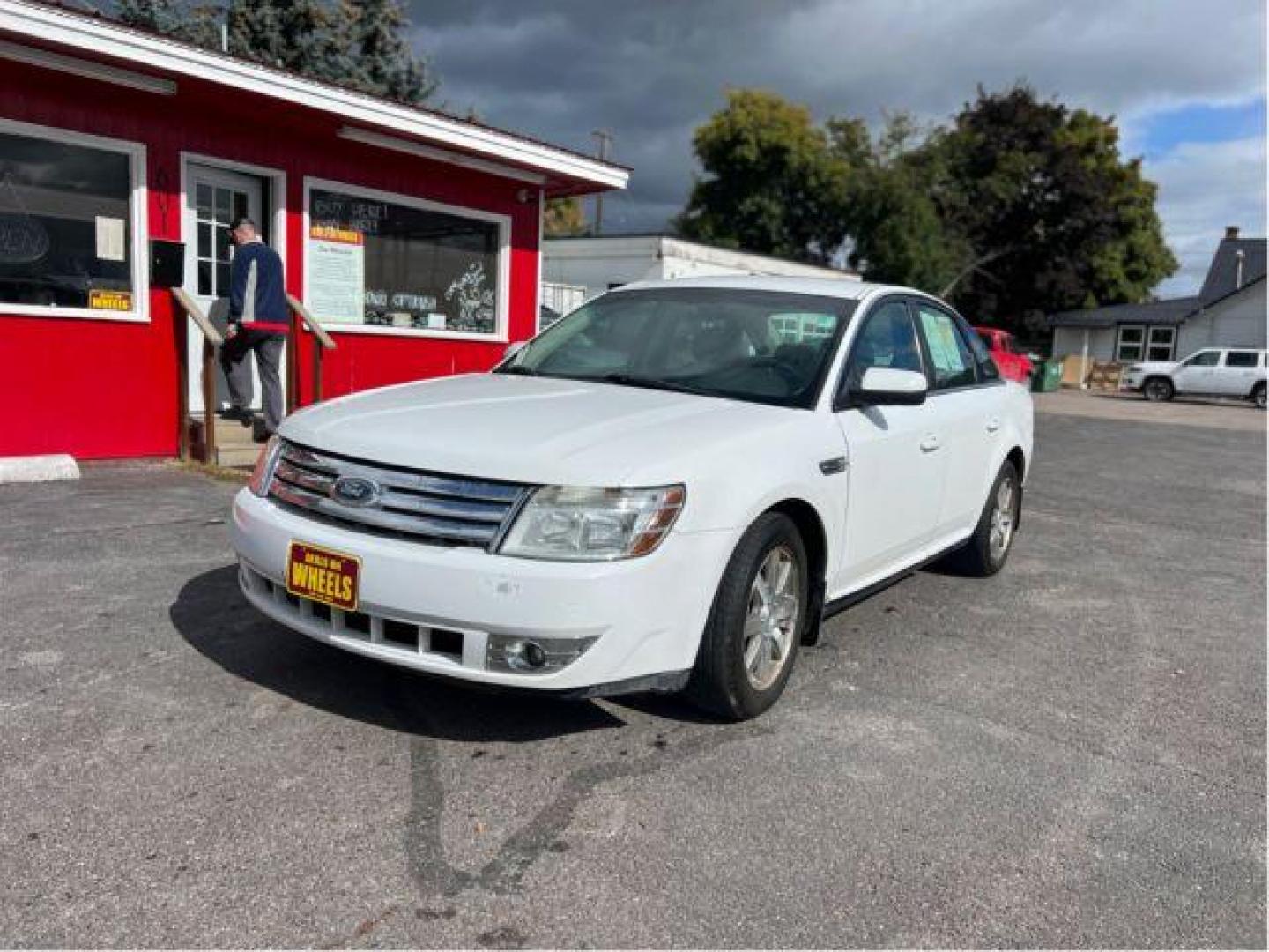 2008 Ford Taurus SEL (1FAHP24W48G) with an 3.5L V6 DOHC 24V engine, 6-Speed Automatic transmission, located at 601 E. Idaho St., Kalispell, MT, 59901, 0.000000, 0.000000 - Photo#0