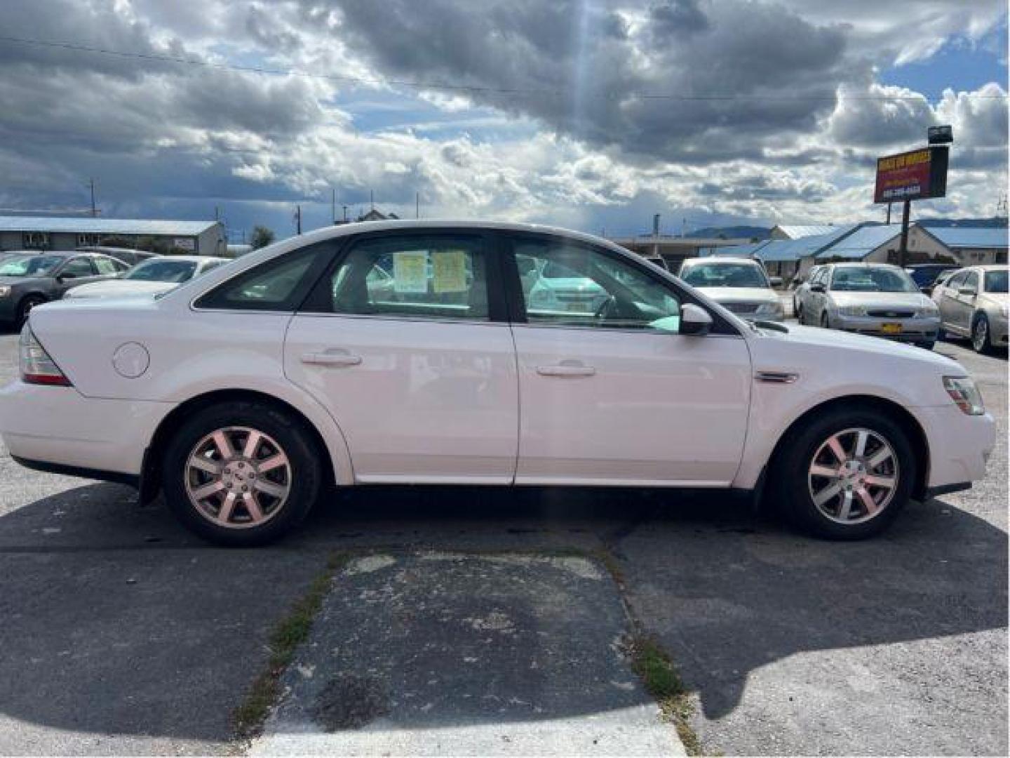 2008 Ford Taurus SEL (1FAHP24W48G) with an 3.5L V6 DOHC 24V engine, 6-Speed Automatic transmission, located at 601 E. Idaho St., Kalispell, MT, 59901, 0.000000, 0.000000 - Photo#5