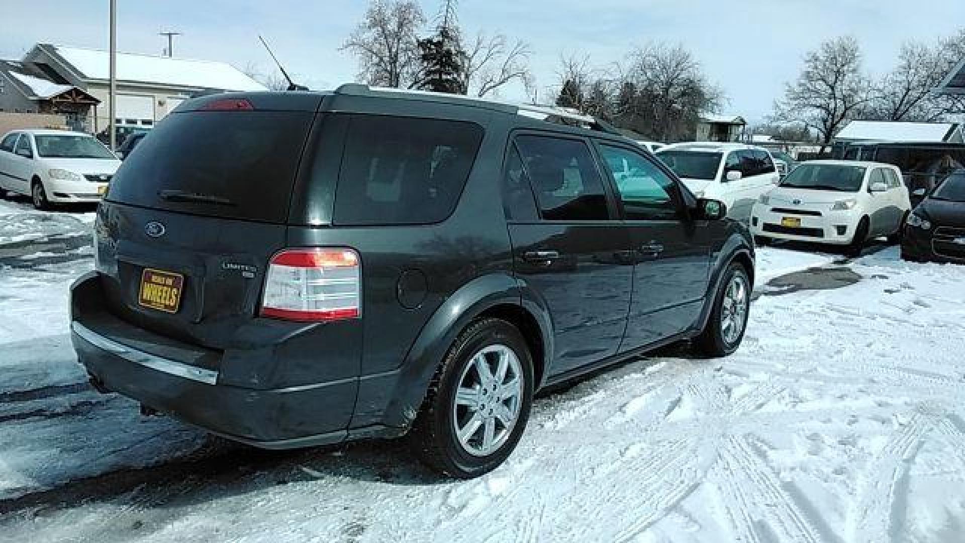 2008 Ford Taurus X Limited AWD (1FMDK06W28G) with an 3.5L V6 DOHC 24V engine, 6-Speed Automatic transmission, located at 1821 N Montana Ave., Helena, MT, 59601, 0.000000, 0.000000 - Photo#3