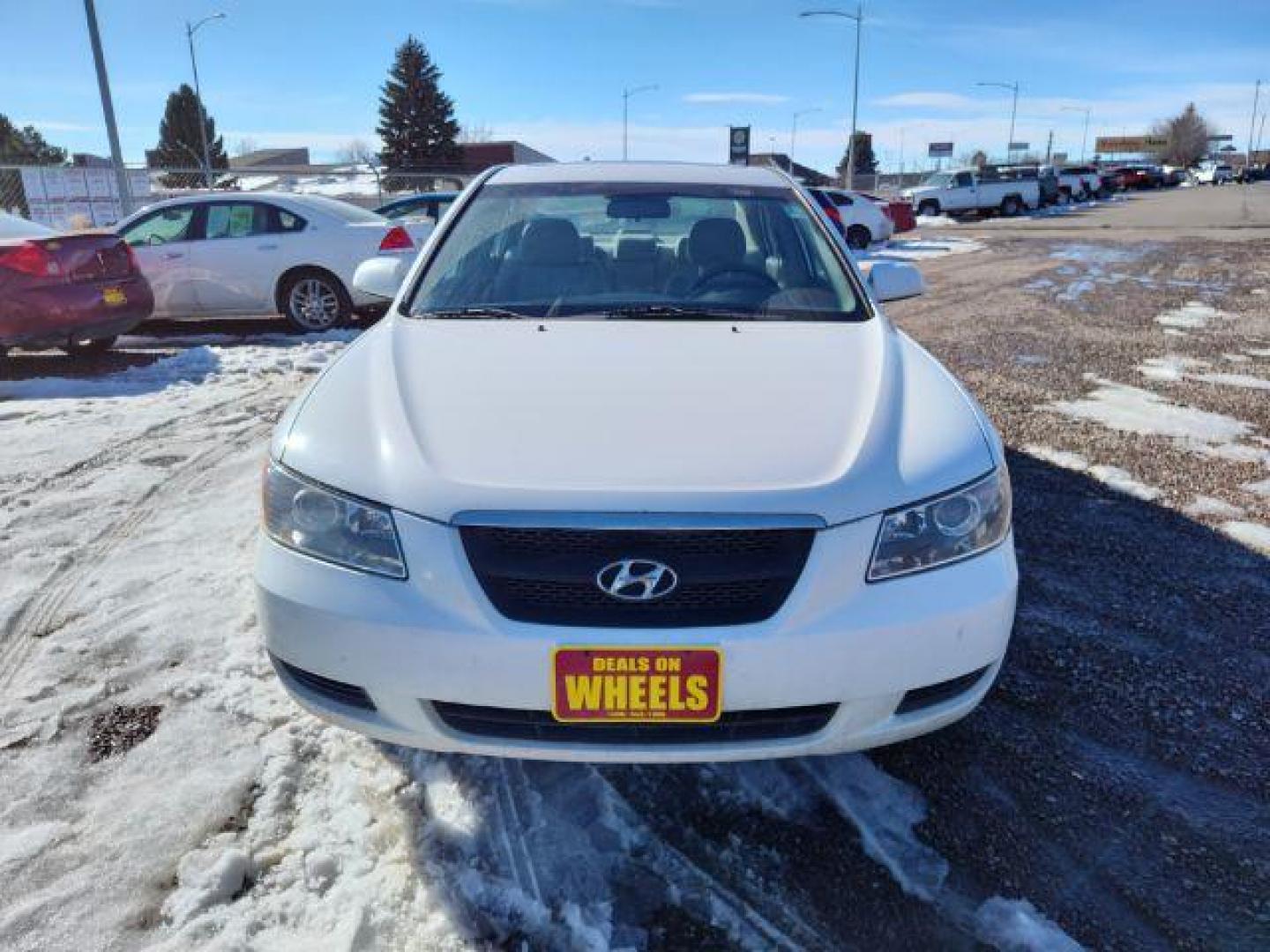 2008 Hyundai Sonata GLS (5NPET46C18H) with an 2.4L L4 DOHC 16V engine, located at 4801 10th Ave S,, Great Falls, MT, 59405, (406) 564-1505, 0.000000, 0.000000 - Photo#6