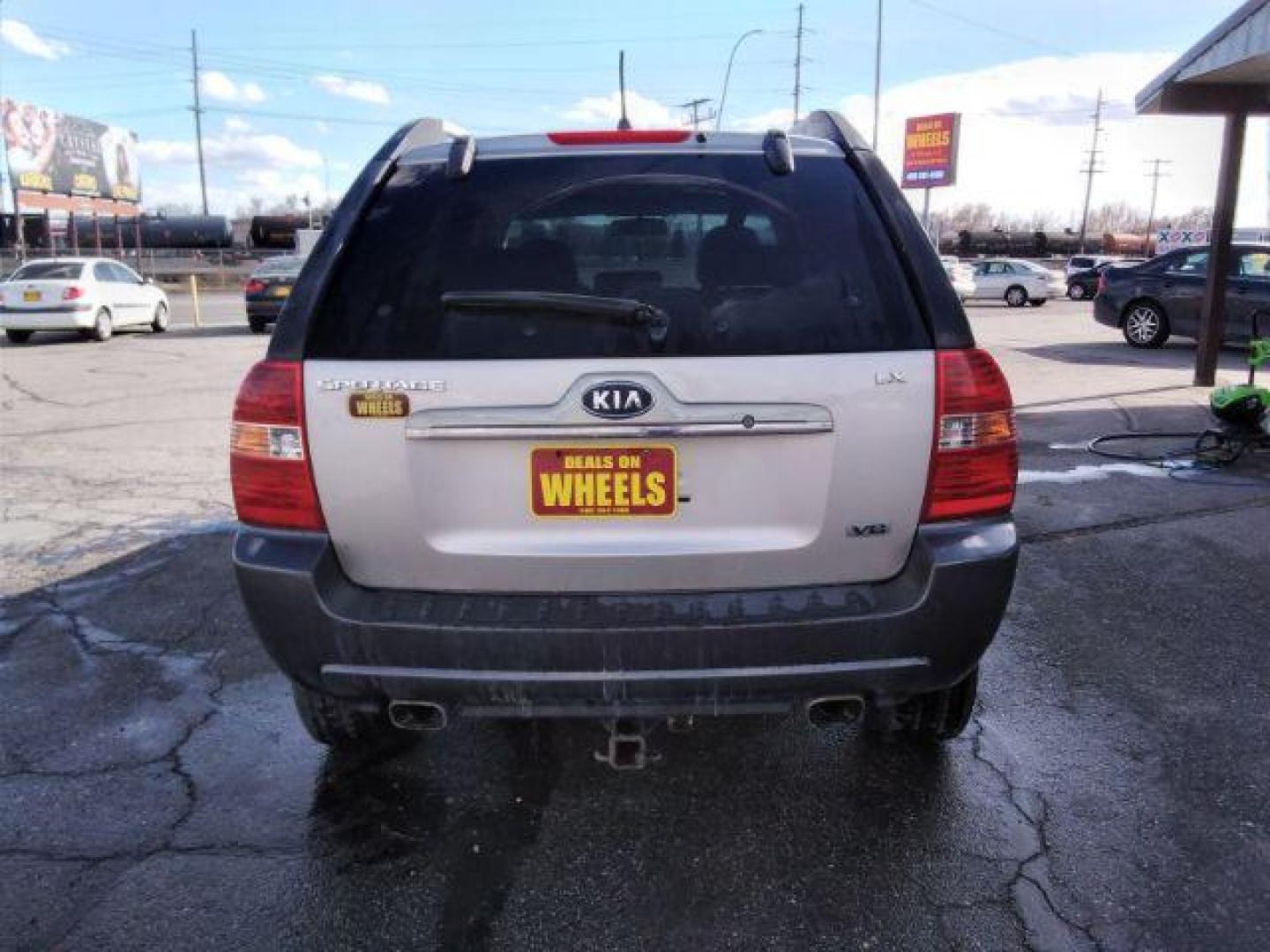 2008 SILVER KIA SPORTAGE EX V6 4WD (KNDJE723X87) with an 2.7L V6 DOHC 24V engine, 4-Speed Automatic transmission, located at 4047 Montana Ave., Billings, MT, 59101, 45.770847, -108.529800 - Photo#5