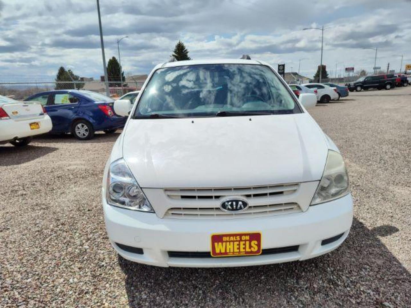 2008 Clear White Kia Sedona LX LWB (KNDMB233686) with an 3.8L V6 DOHC 24V engine, 5-Speed Automatic transmission, located at 4801 10th Ave S,, Great Falls, MT, 59405, (406) 564-1505, 0.000000, 0.000000 - Photo#7