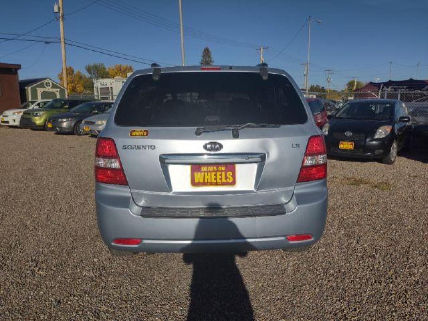 2008 Kia Sorento LX 4WD (KNDJC735885) with an 3.3L V6 DOHC 24V engine, 5-Speed Automatic transmission, located at 4801 10th Ave S,, Great Falls, MT, 59405, (406) 564-1505, 0.000000, 0.000000 - Photo#3