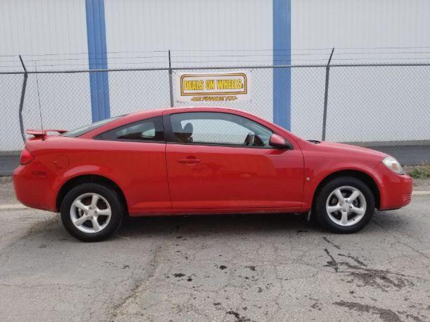 2008 Pontiac G5 Coupe (1G2AL18F687) with an 2.2L L4 DOHC 16V engine, Automatic transmission, located at 4801 10th Ave S,, Great Falls, MT, 59405, (406) 564-1505, 0.000000, 0.000000 - Photo#5