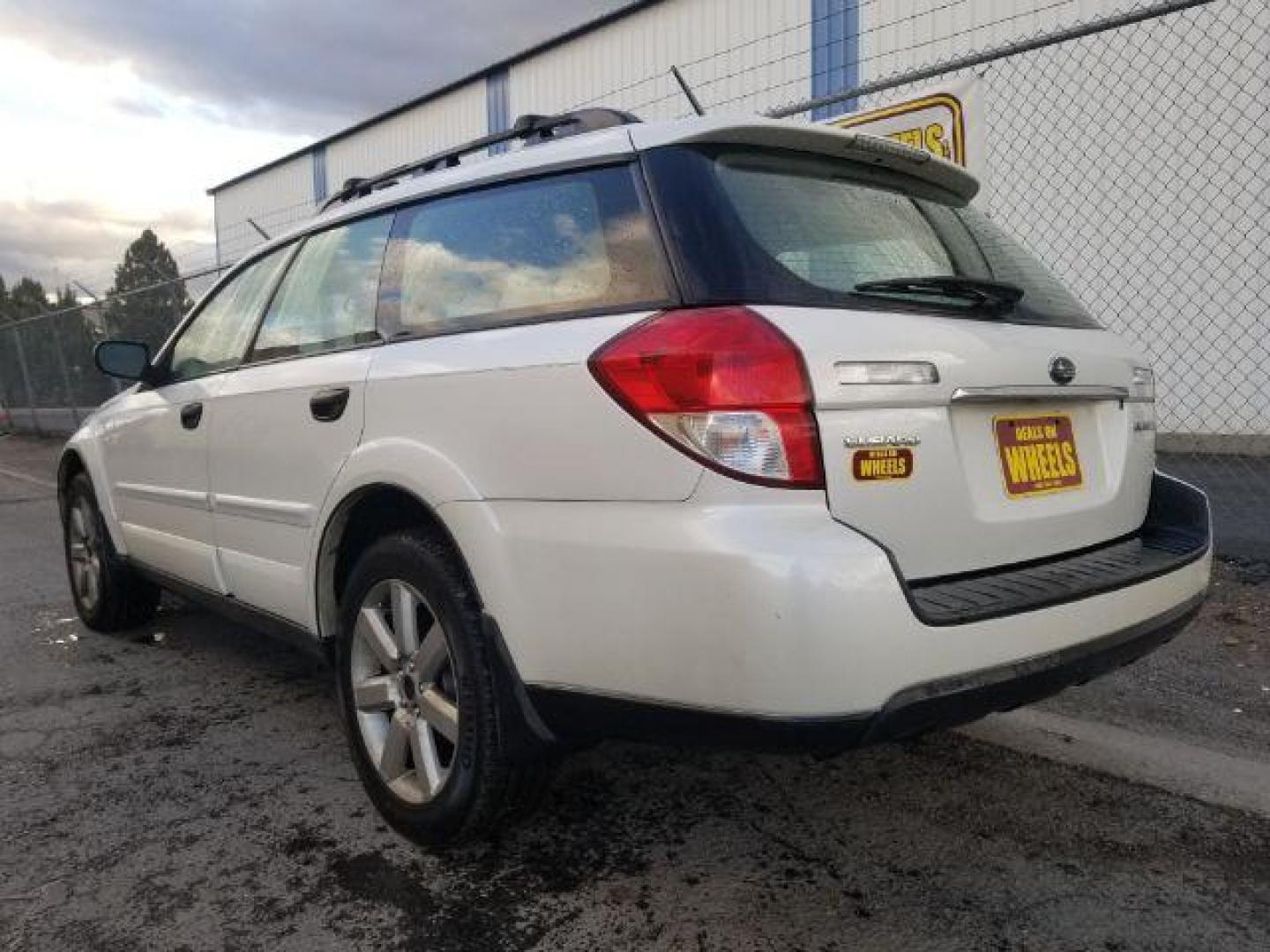 2008 Subaru Outback 2.5i (4S4BP61C487) with an 2.5L H4 SOHC 16V engine, 4-Speed Automatic transmission, located at 4801 10th Ave S,, Great Falls, MT, 59405, (406) 564-1505, 0.000000, 0.000000 - Photo#5