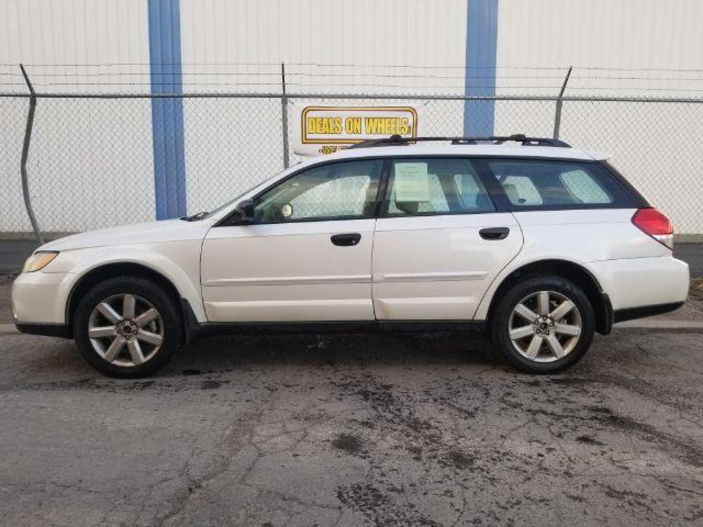 2008 Subaru Outback 2.5i (4S4BP61C487) with an 2.5L H4 SOHC 16V engine, 4-Speed Automatic transmission, located at 4801 10th Ave S,, Great Falls, MT, 59405, (406) 564-1505, 0.000000, 0.000000 - Photo#6