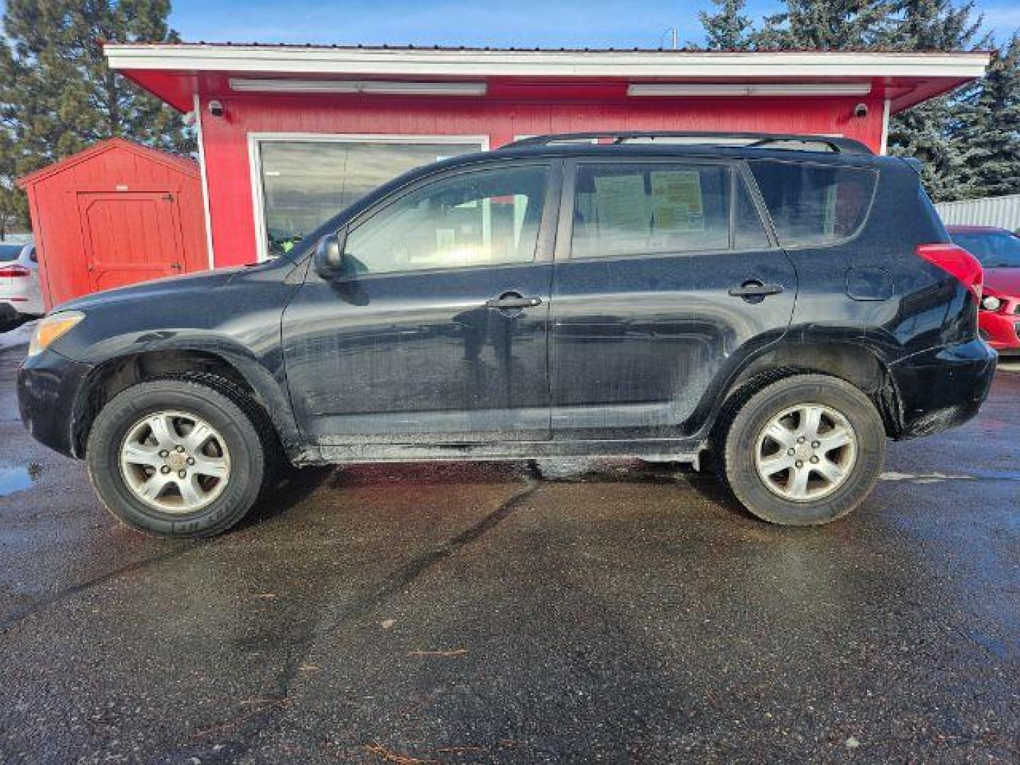 2008 Toyota RAV4 Base I4 2WD (JTMZD33V086) with an 2.4L L4 DOHC 16V engine, 4-Speed Automatic transmission, located at 601 E. Idaho St., Kalispell, MT, 59901, 0.000000, 0.000000 - Photo#1