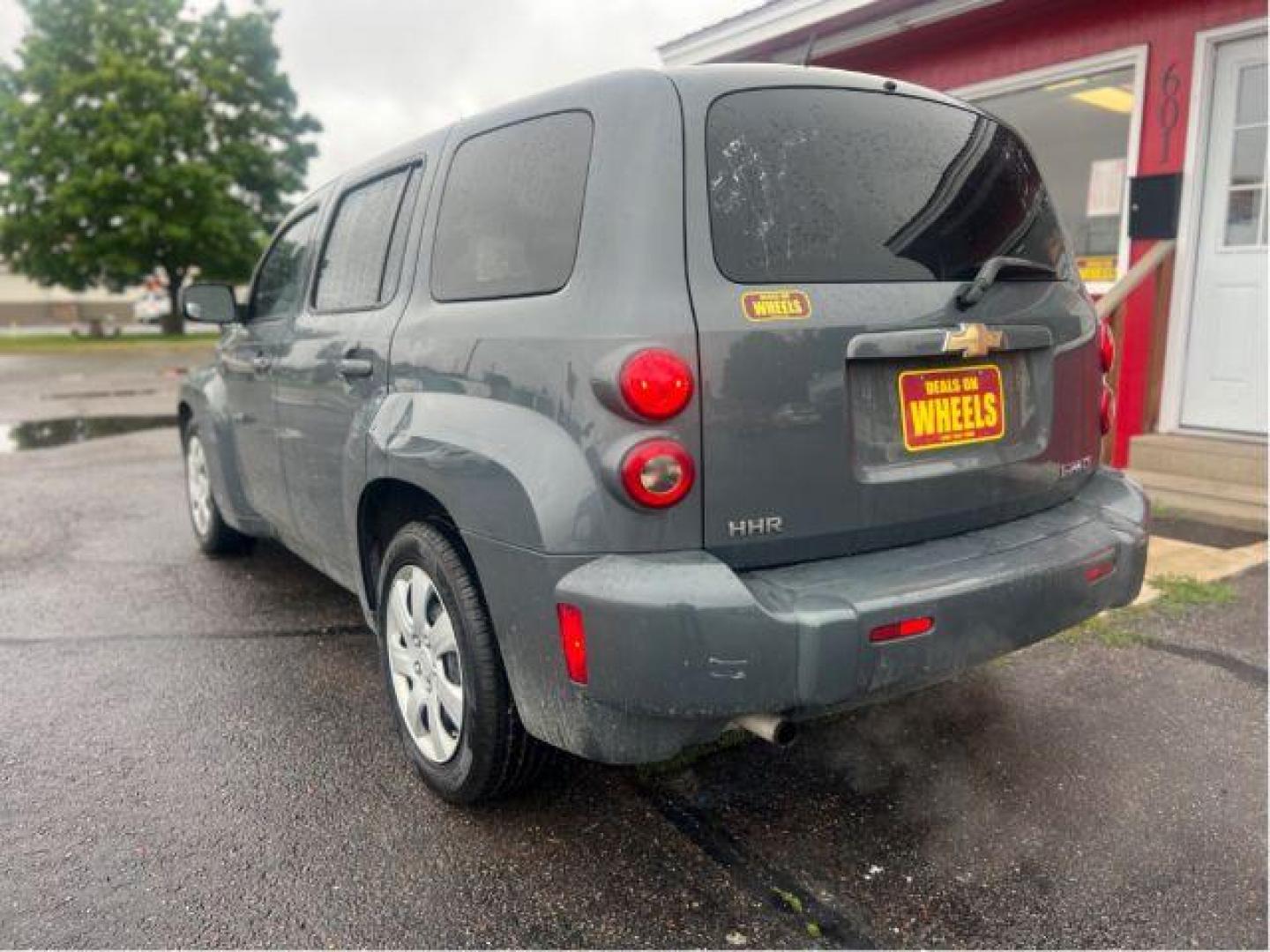 2009 Chevrolet HHR LS (3GNCA13B49S) with an 2.2L L4 DOHC 16V engine, 4-Speed Automatic transmission, located at 601 E. Idaho St., Kalispell, MT, 59901, 0.000000, 0.000000 - Photo#2