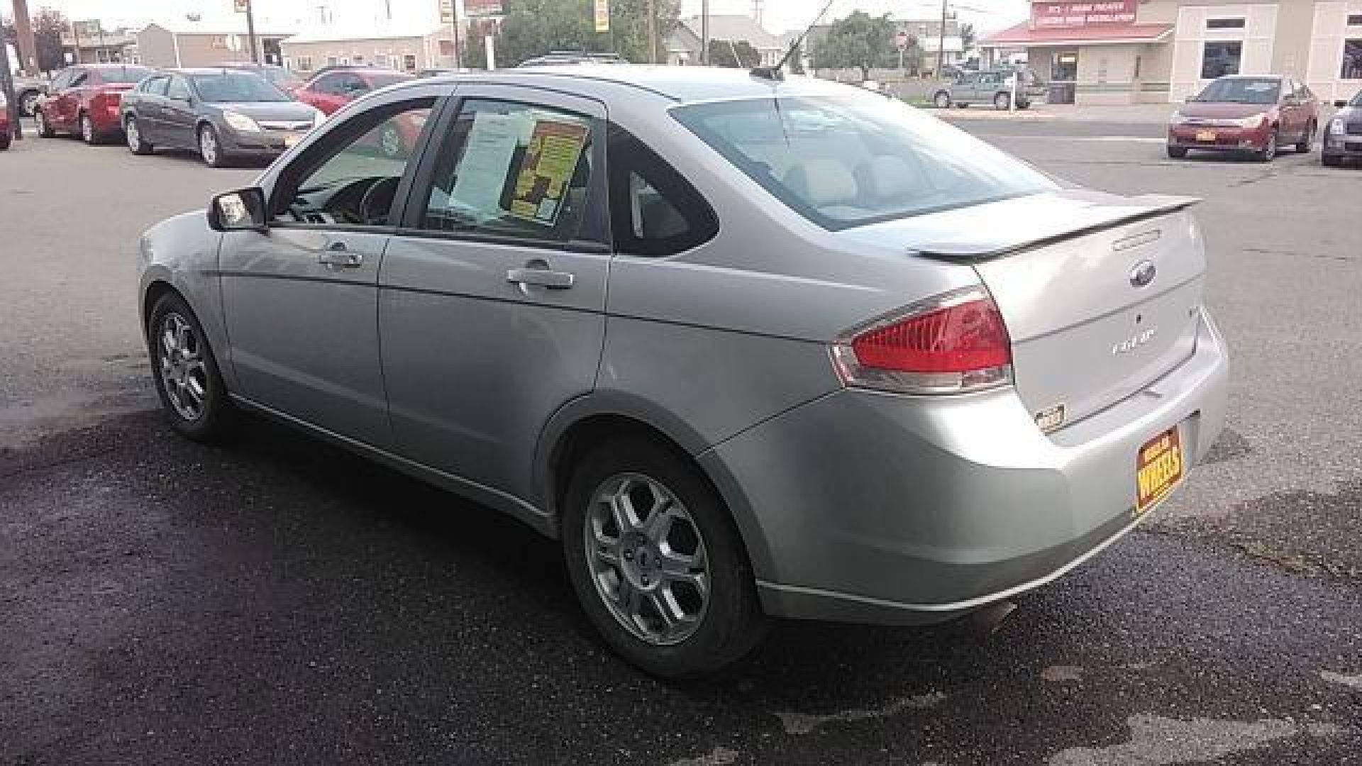 2009 Brilliant Silver Met Ford Focus SES Sedan (1FAHP36N89W) with an 2.0L L4 DOHC 16V engine, located at 1821 N Montana Ave., Helena, MT, 59601, 0.000000, 0.000000 - Photo#6