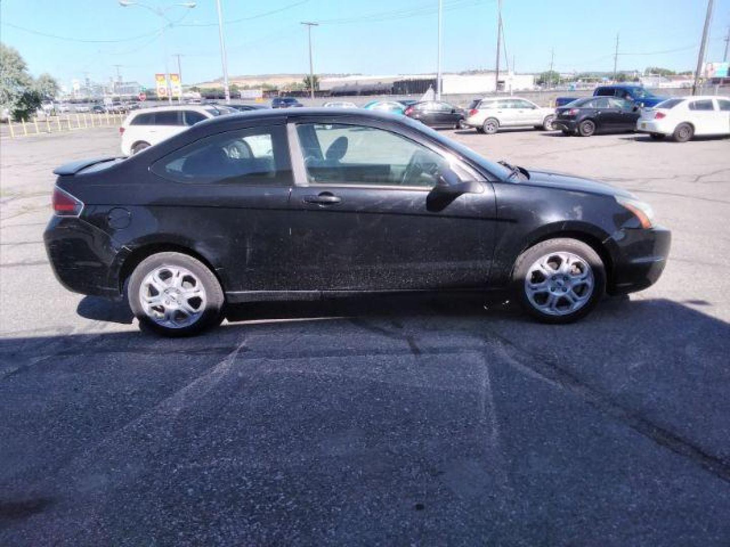 2009 Ford Focus SE Coupe (1FAHP32N69W) with an 2.0L L4 DOHC 16V engine, located at 4801 10th Ave S,, Great Falls, MT, 59405, (406) 564-1505, 0.000000, 0.000000 - Photo#5