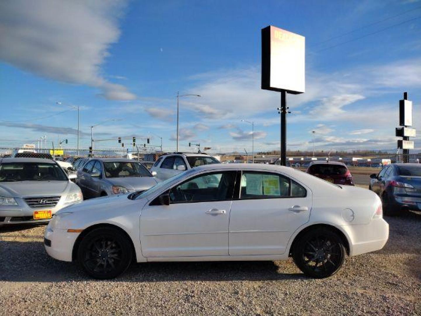 2009 Ford Fusion I4 S (3FAHP06Z19R) with an 2.3L L4 DOHC 16V engine, located at 4801 10th Ave S,, Great Falls, MT, 59405, (406) 564-1505, 0.000000, 0.000000 - Photo#1