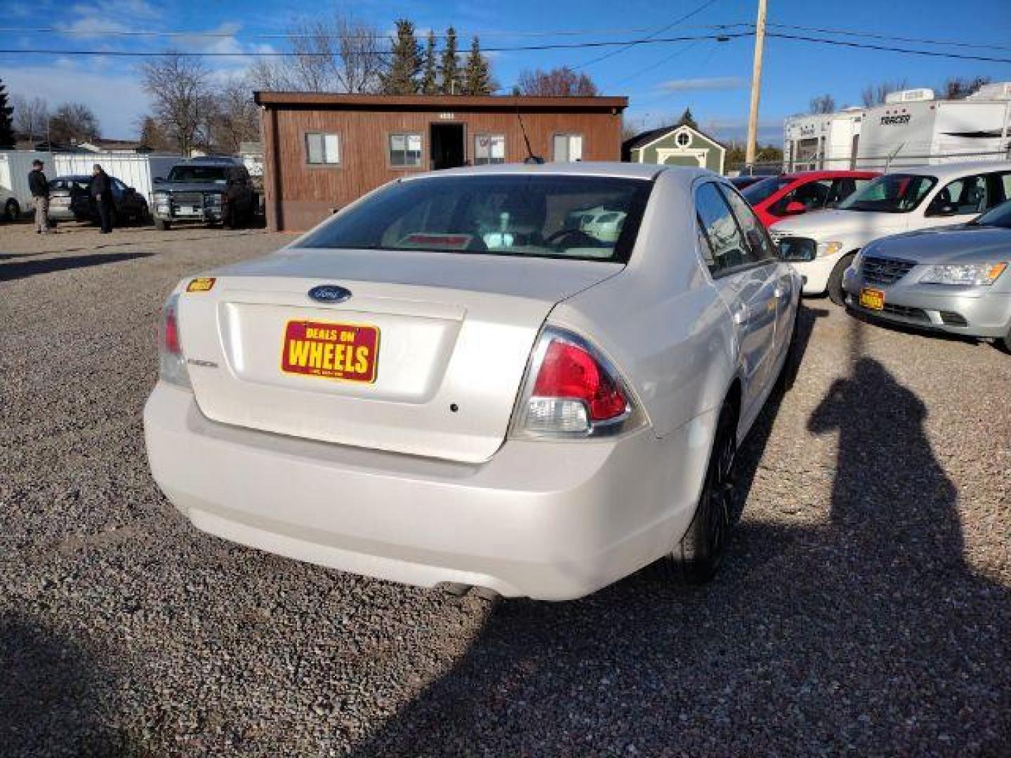 2009 Ford Fusion I4 S (3FAHP06Z19R) with an 2.3L L4 DOHC 16V engine, located at 4801 10th Ave S,, Great Falls, MT, 59405, (406) 564-1505, 0.000000, 0.000000 - Photo#4