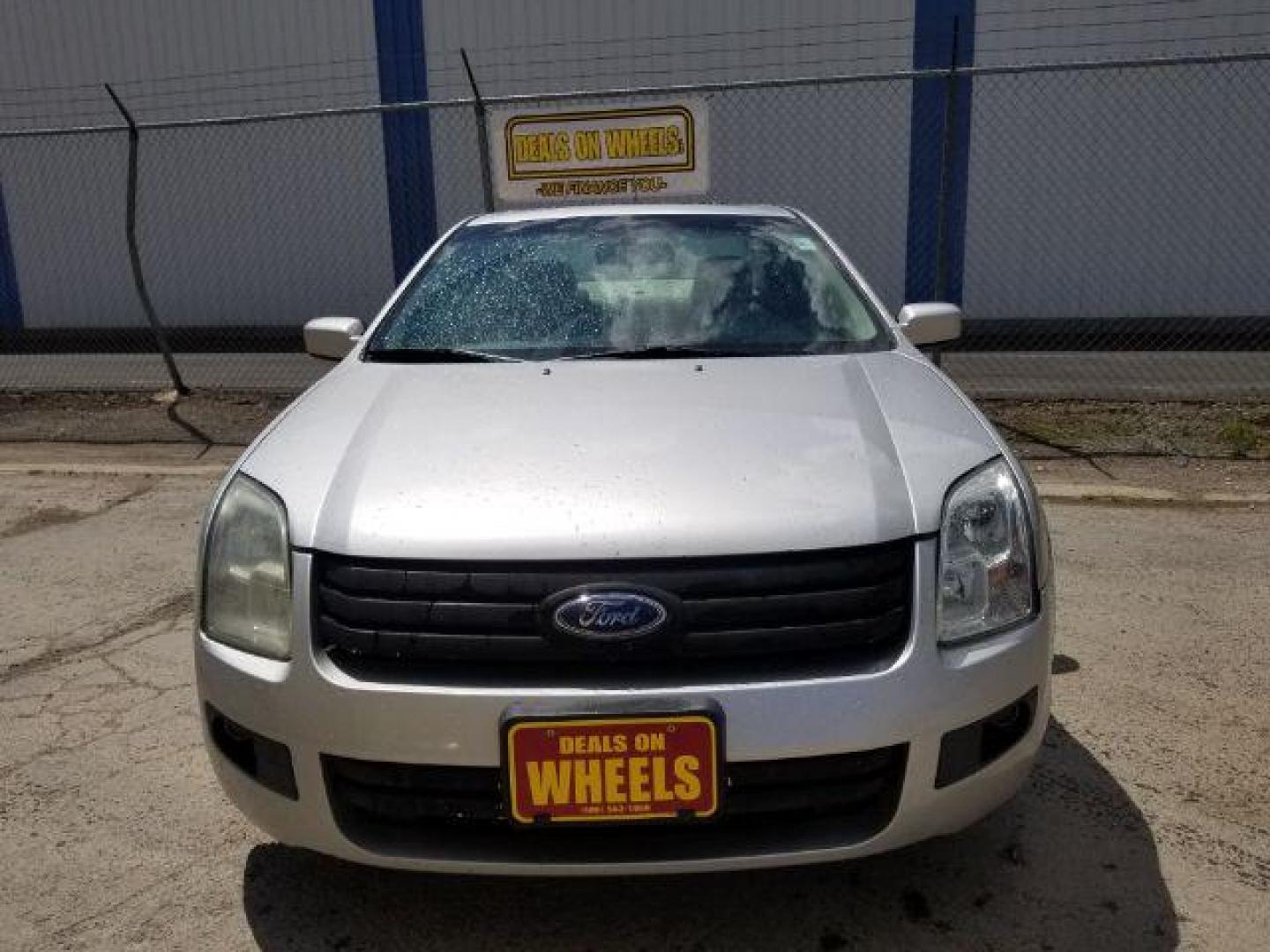 2009 Ford Fusion I4 SE (3FAHP07Z19R) with an 2.3L L4 DOHC 16V engine, located at 4801 10th Ave S,, Great Falls, MT, 59405, (406) 564-1505, 0.000000, 0.000000 - Photo#1