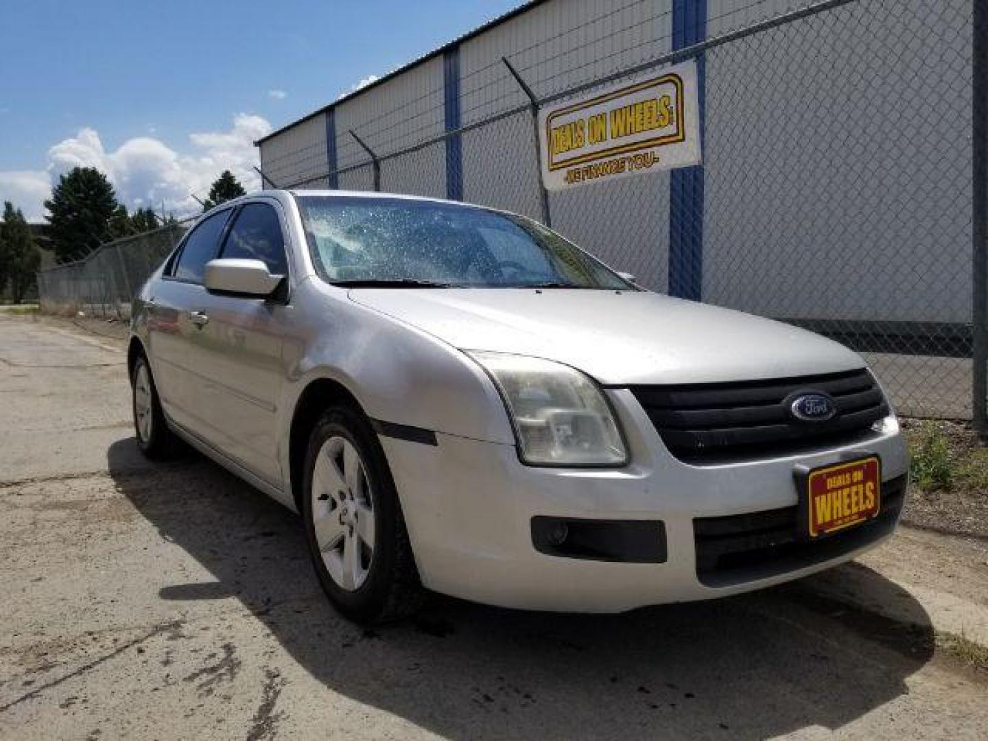 2009 Ford Fusion I4 SE (3FAHP07Z19R) with an 2.3L L4 DOHC 16V engine, located at 4801 10th Ave S,, Great Falls, MT, 59405, (406) 564-1505, 0.000000, 0.000000 - Photo#6