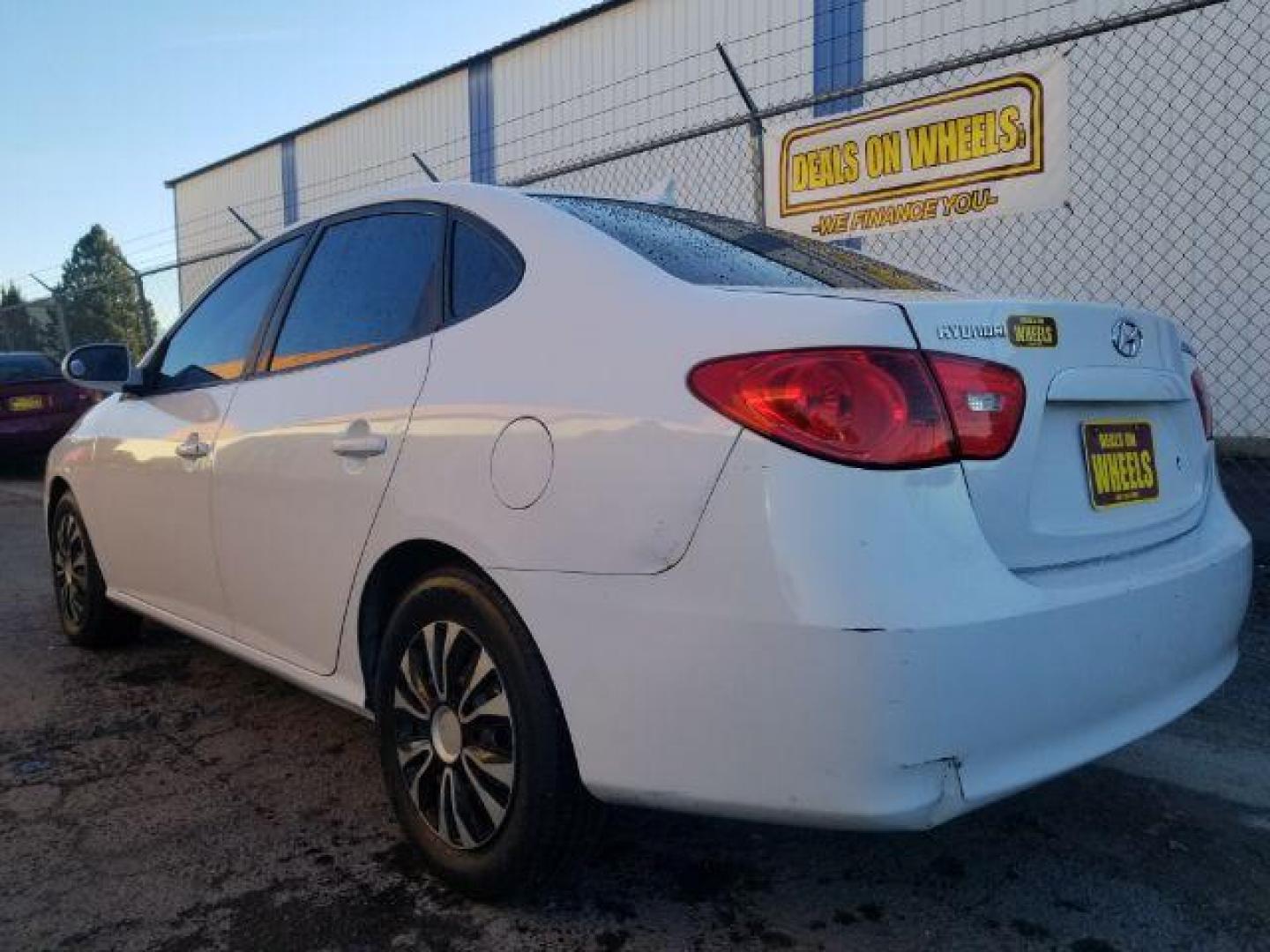 2009 Hyundai Elantra GLS (KMHDU46D19U) with an 2.0L L4 DOHC 16V engine, located at 4801 10th Ave S,, Great Falls, MT, 59405, (406) 564-1505, 0.000000, 0.000000 - Photo#5