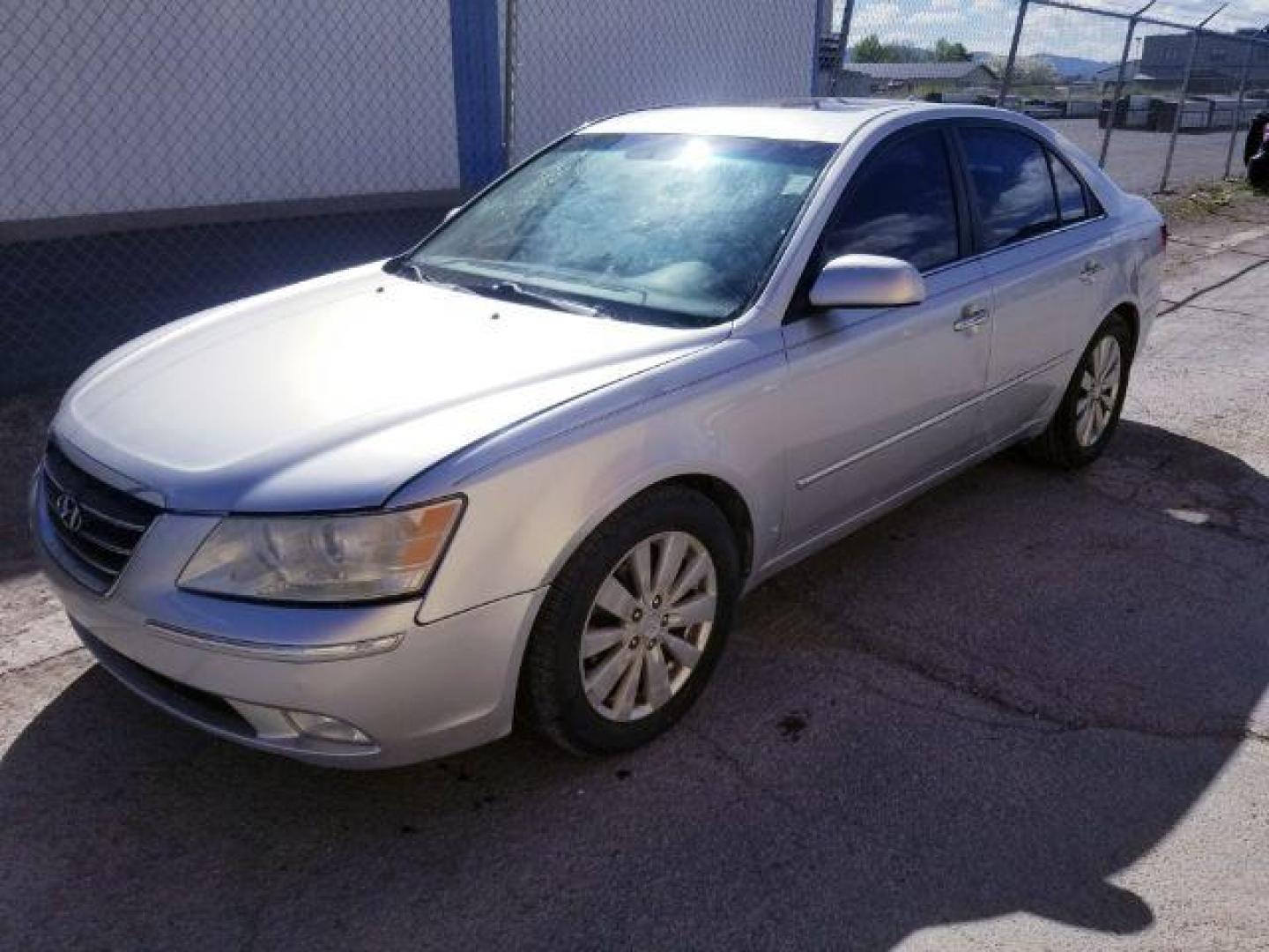 2009 Hyundai Sonata SEDAN 4-DR (5NPEU46F19H) with an 3.3L V6 DOHC 24V engine, 5-Speed Automatic transmission, located at 4801 10th Ave S,, Great Falls, MT, 59405, (406) 564-1505, 0.000000, 0.000000 - Photo#0