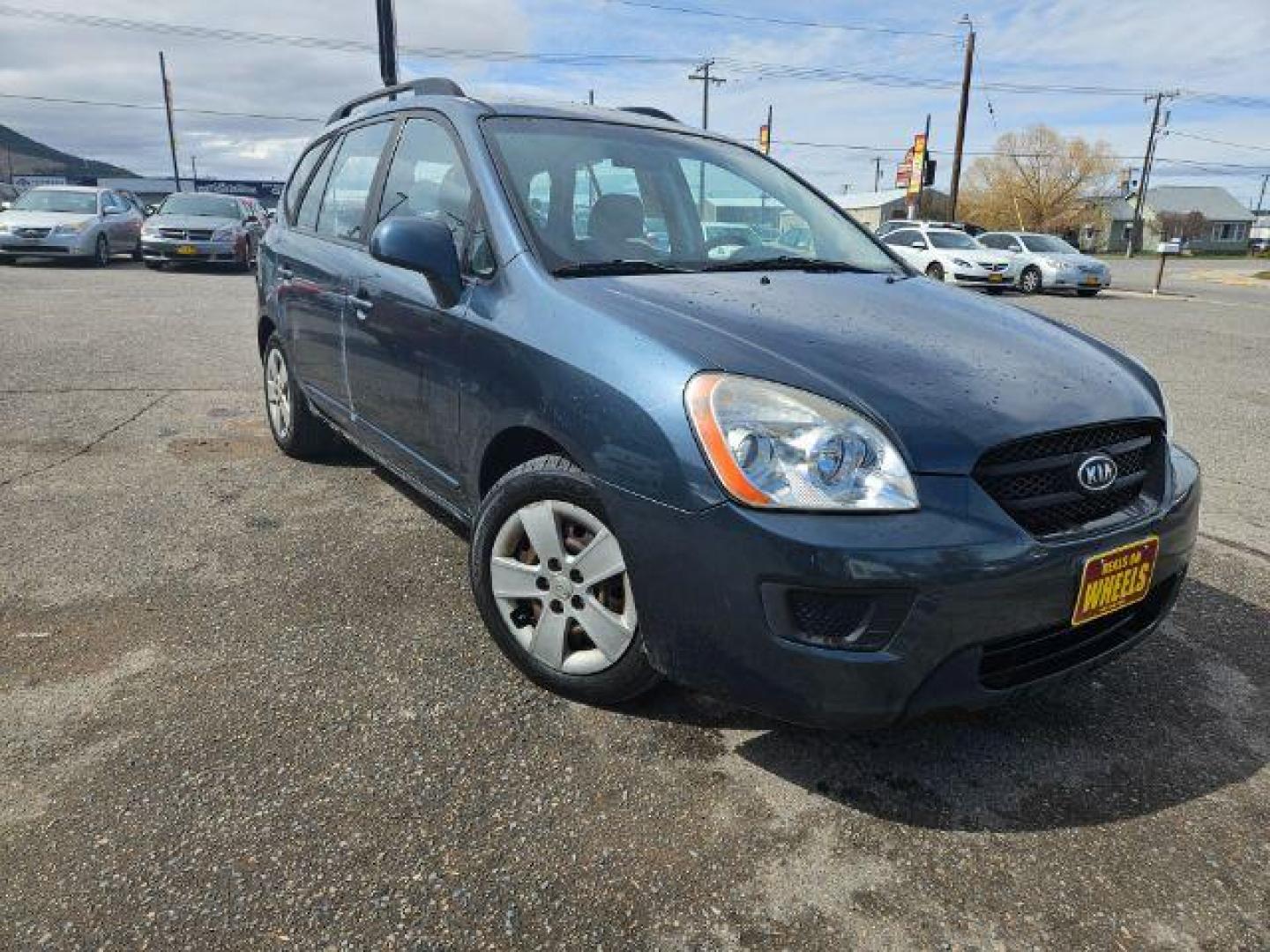 2009 Kia Rondo LX (KNAFG529097) with an 2.4L L4 DOHC 16V engine, 4-Speed Automatic transmission, located at 1821 N Montana Ave., Helena, MT, 59601, 0.000000, 0.000000 - Photo#1