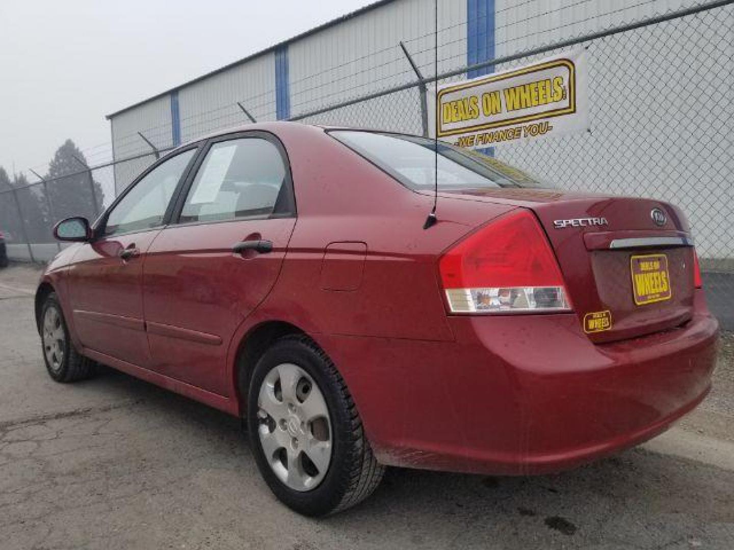 2009 Kia Spectra EX (KNAFE222195) with an 2.0L L4 DOHC 16V engine, located at 601 E. Idaho St., Kalispell, MT, 59901, 0.000000, 0.000000 - Photo#5