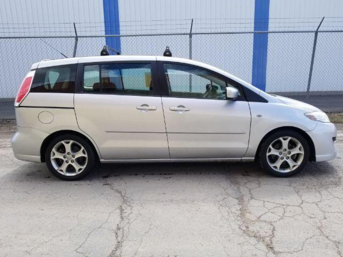 2009 Mazda MAZDA5 Grand Touring (JM1CR29L790) with an 2.3L L4 DOHC 16V engine, located at 4801 10th Ave S,, Great Falls, MT, 59405, (406) 564-1505, 0.000000, 0.000000 - Photo#5