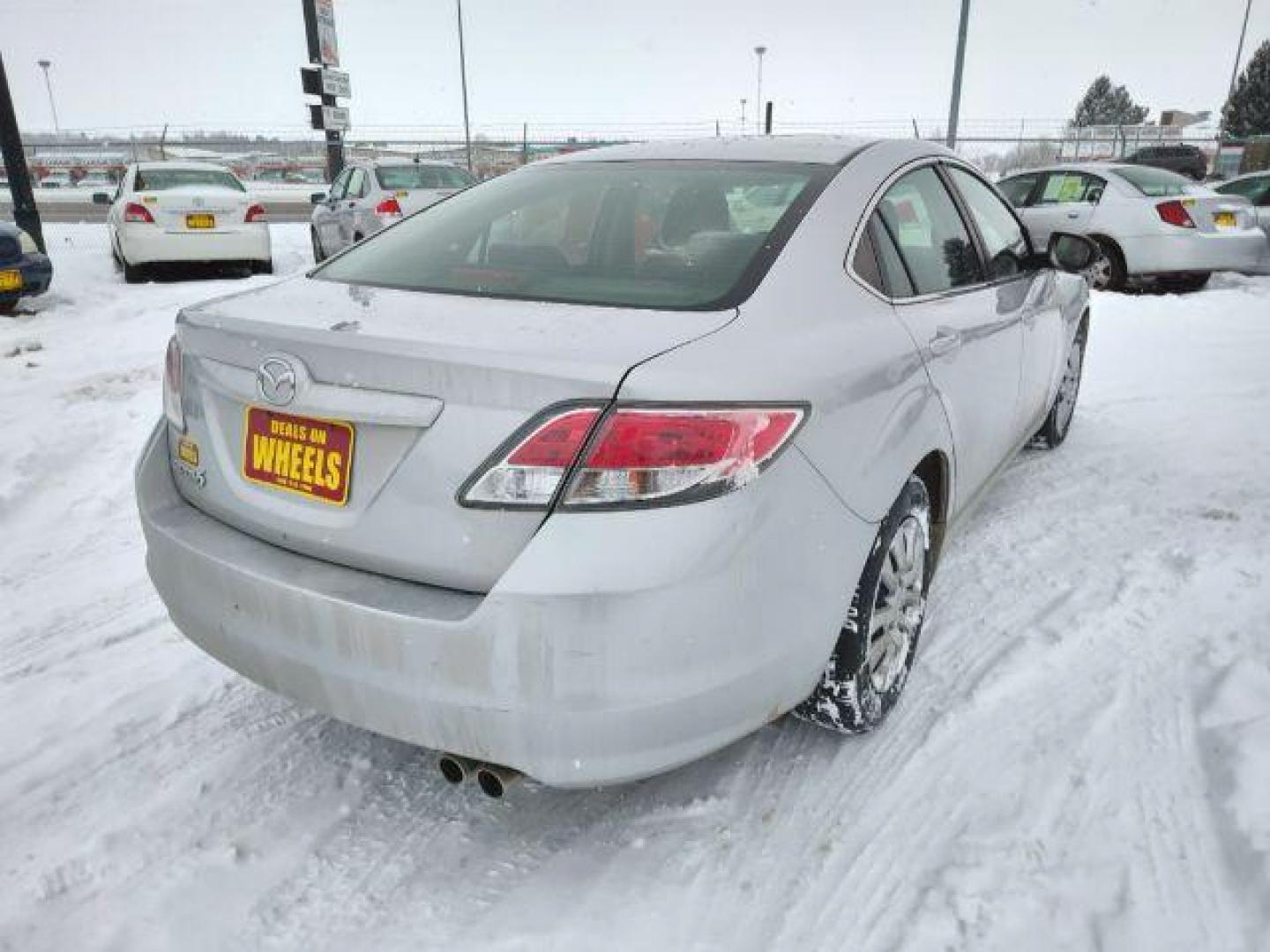 2009 Brilliant Silver Metallic Mazda Mazda6 i SV (1YVHP80A395) with an 2.5L L4 DOHC 16V engine, located at 4801 10th Ave S,, Great Falls, MT, 59405, (406) 564-1505, 0.000000, 0.000000 - Photo#4