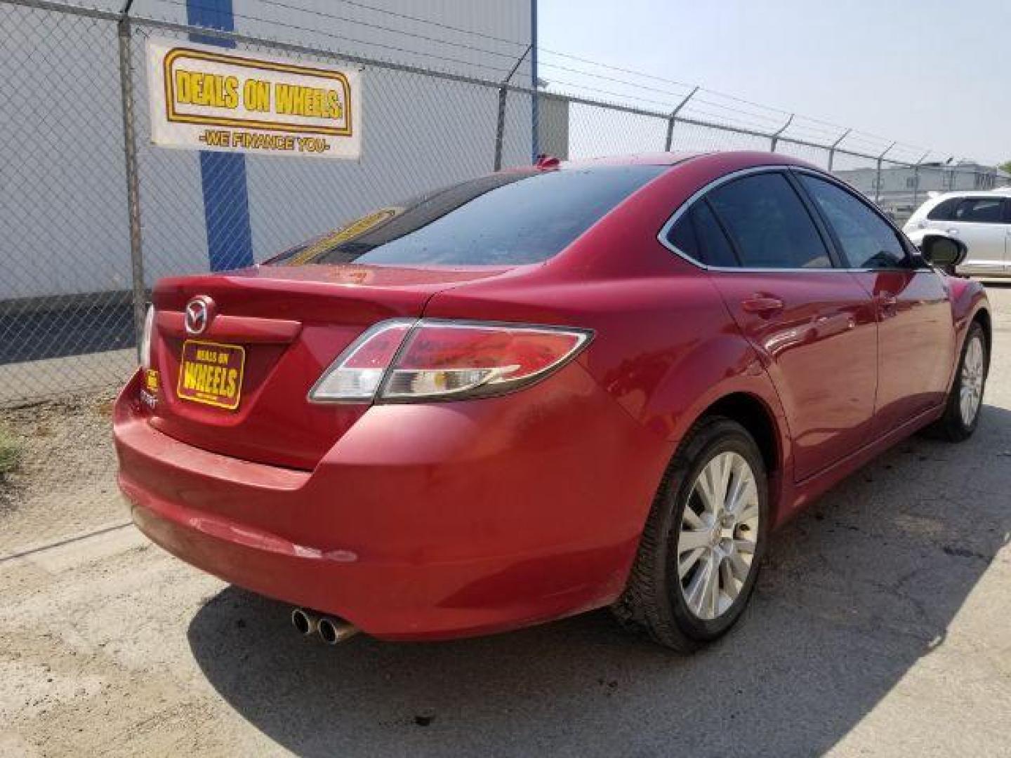 2009 Mazda Mazda6 i SV (1YVHP82A895) with an 2.5L L4 DOHC 16V engine, located at 1800 West Broadway, Missoula, 59808, (406) 543-1986, 46.881348, -114.023628 - Photo#4