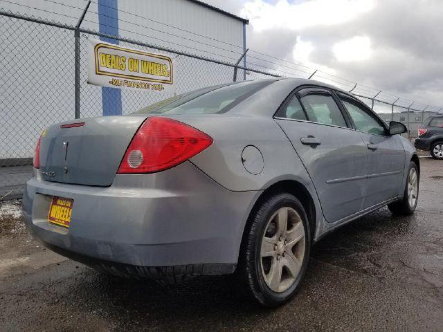 2009 Pontiac G6 Sedan (1G2ZG57BX94) with an 2.4L L4 DOHC 16V engine, 4-Speed Automatic transmission, located at 4801 10th Ave S,, Great Falls, MT, 59405, (406) 564-1505, 0.000000, 0.000000 - Photo#4