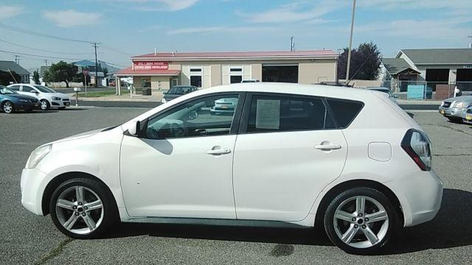 2009 Pontiac Vibe 2.4L (5Y2SP67069Z) with an 2.4L L4 DOHC 16V engine, 4-Speed Automatic transmission, located at 1821 N Montana Ave., Helena, MT, 59601, 0.000000, 0.000000 - Photo#7