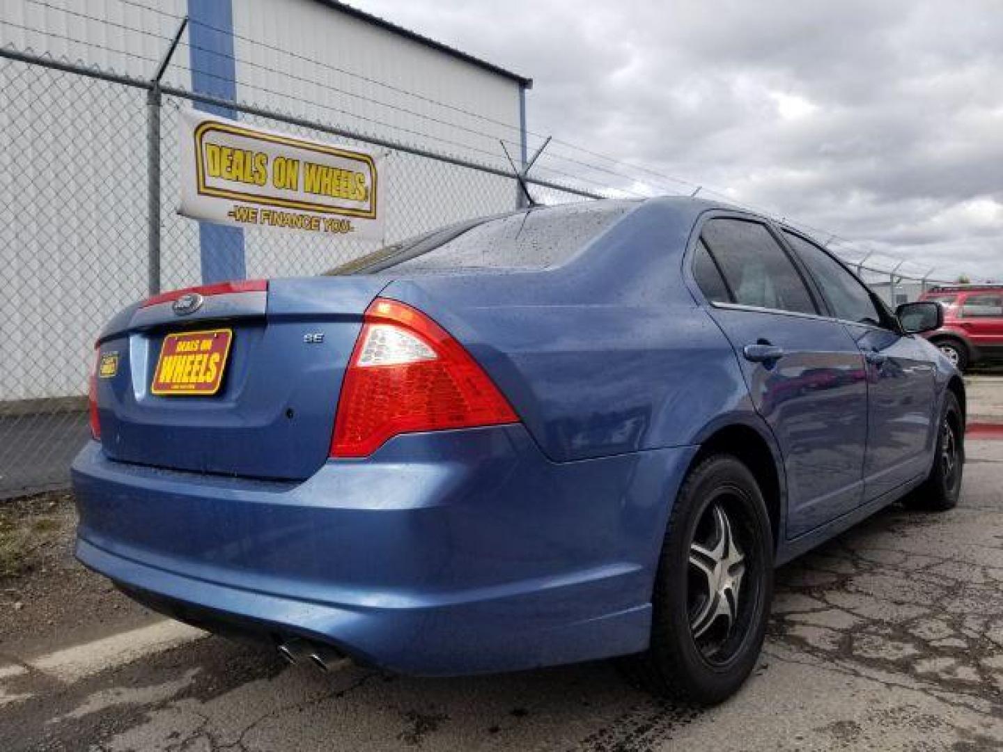 2010 Ford Fusion SE (3FAHP0HA3AR) with an 2.5L L4 DOHC 16V engine, located at 1821 N Montana Ave., Helena, MT, 59601, 0.000000, 0.000000 - Photo#4