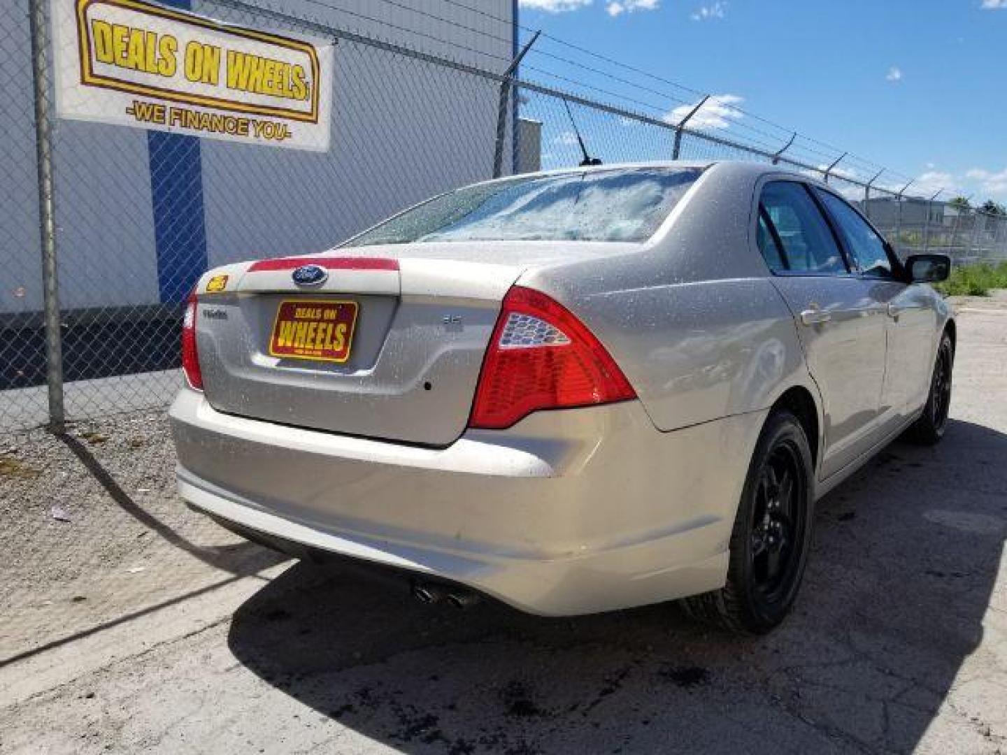 2010 Ford Fusion SE (3FAHP0HAXAR) with an 2.5L L4 DOHC 16V engine, located at 1800 West Broadway, Missoula, 59808, (406) 543-1986, 46.881348, -114.023628 - Photo#4