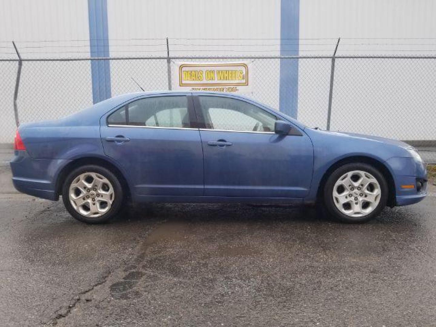 2010 Ford Fusion SE (3FAHP0HA6AR) with an 2.5L L4 DOHC 16V engine, located at 1800 West Broadway, Missoula, 59808, (406) 543-1986, 46.881348, -114.023628 - Photo#10