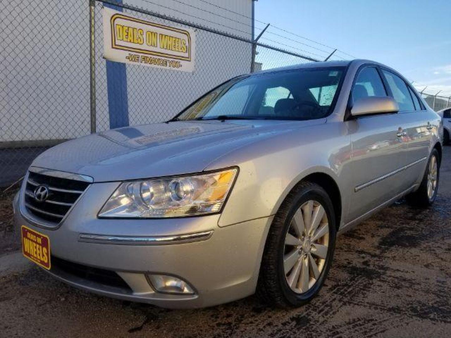 2010 Hyundai Sonata Limited V6 (5NPEU4AF1AH) with an 3.3L V6 DOHC 24V engine, 5-Speed Automatic transmission, located at 4801 10th Ave S,, Great Falls, MT, 59405, (406) 564-1505, 0.000000, 0.000000 - Photo#0