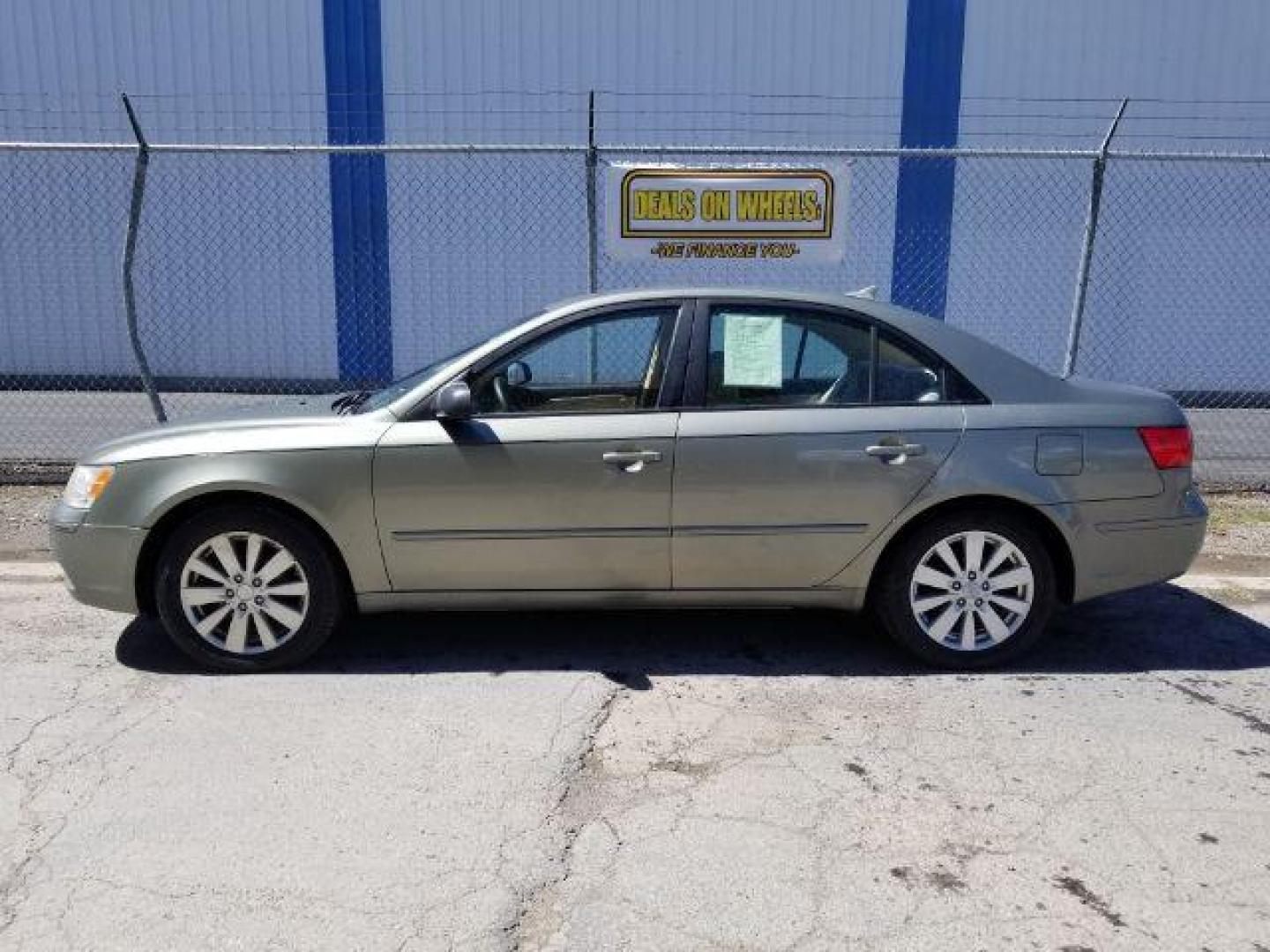 2010 Hyundai Sonata GLS (5NPET4ACXAH) with an 2.4L L4 DOHC 16V engine, located at 4801 10th Ave S,, Great Falls, MT, 59405, (406) 564-1505, 0.000000, 0.000000 - Photo#2