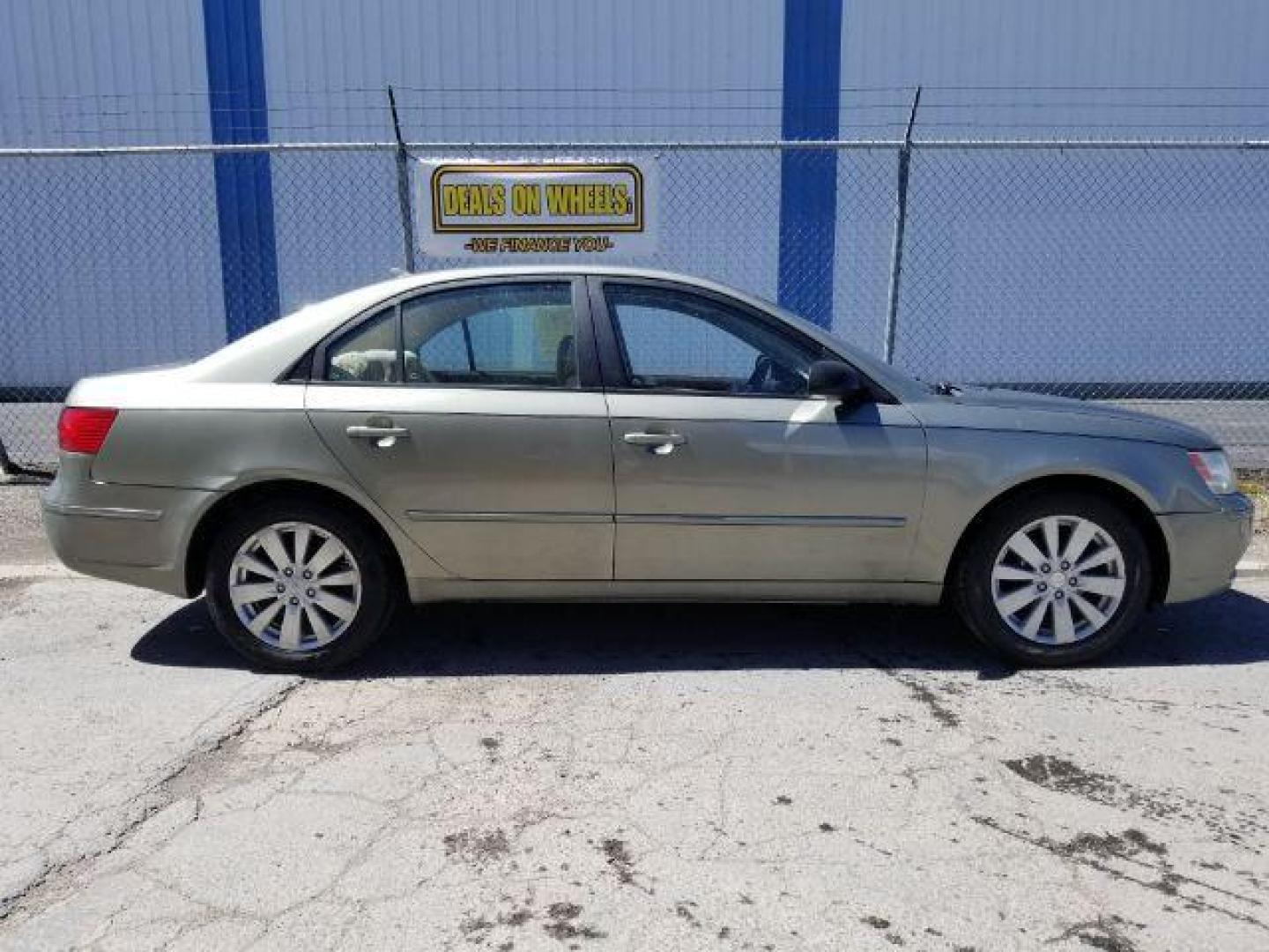 2010 Hyundai Sonata GLS (5NPET4ACXAH) with an 2.4L L4 DOHC 16V engine, located at 4801 10th Ave S,, Great Falls, MT, 59405, (406) 564-1505, 0.000000, 0.000000 - Photo#5