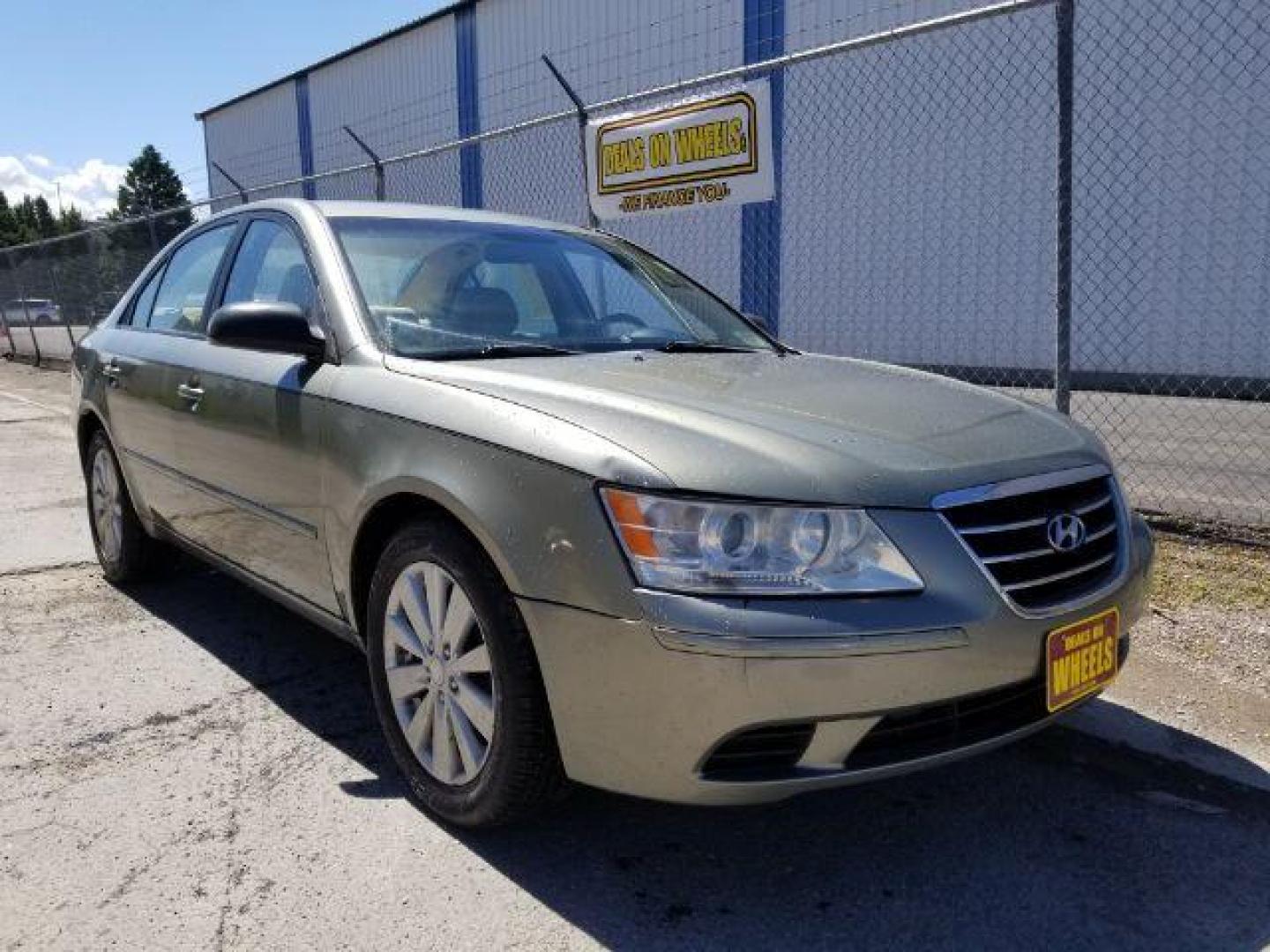 2010 Hyundai Sonata GLS (5NPET4ACXAH) with an 2.4L L4 DOHC 16V engine, located at 4801 10th Ave S,, Great Falls, MT, 59405, (406) 564-1505, 0.000000, 0.000000 - Photo#6