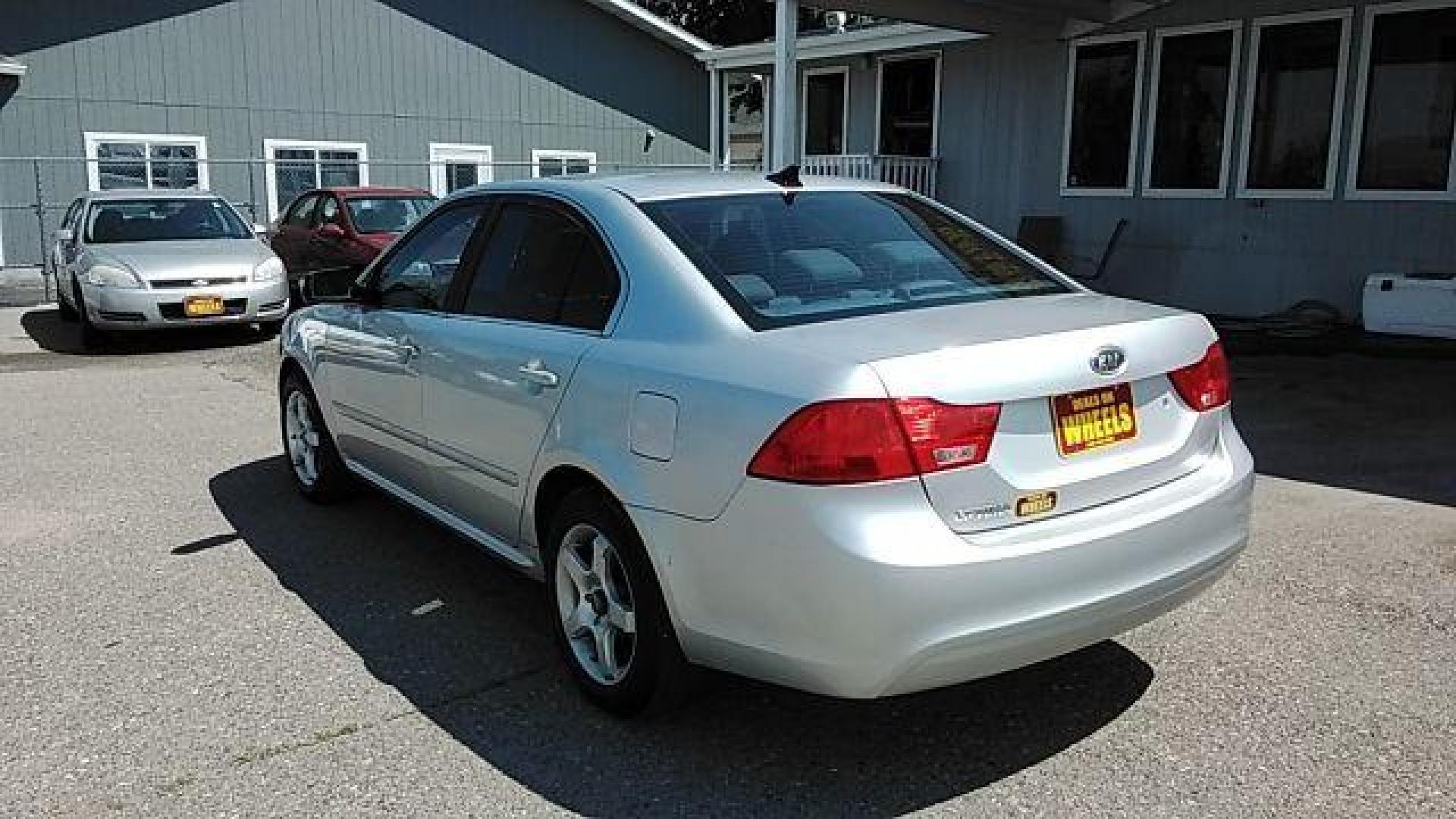 2010 Kia Optima LX (KNAGG4A80A5) with an 2.4L L4 DOHC 16V engine, 4-Speed Automatic transmission, located at 1821 N Montana Ave., Helena, MT, 59601, 0.000000, 0.000000 - Photo#6