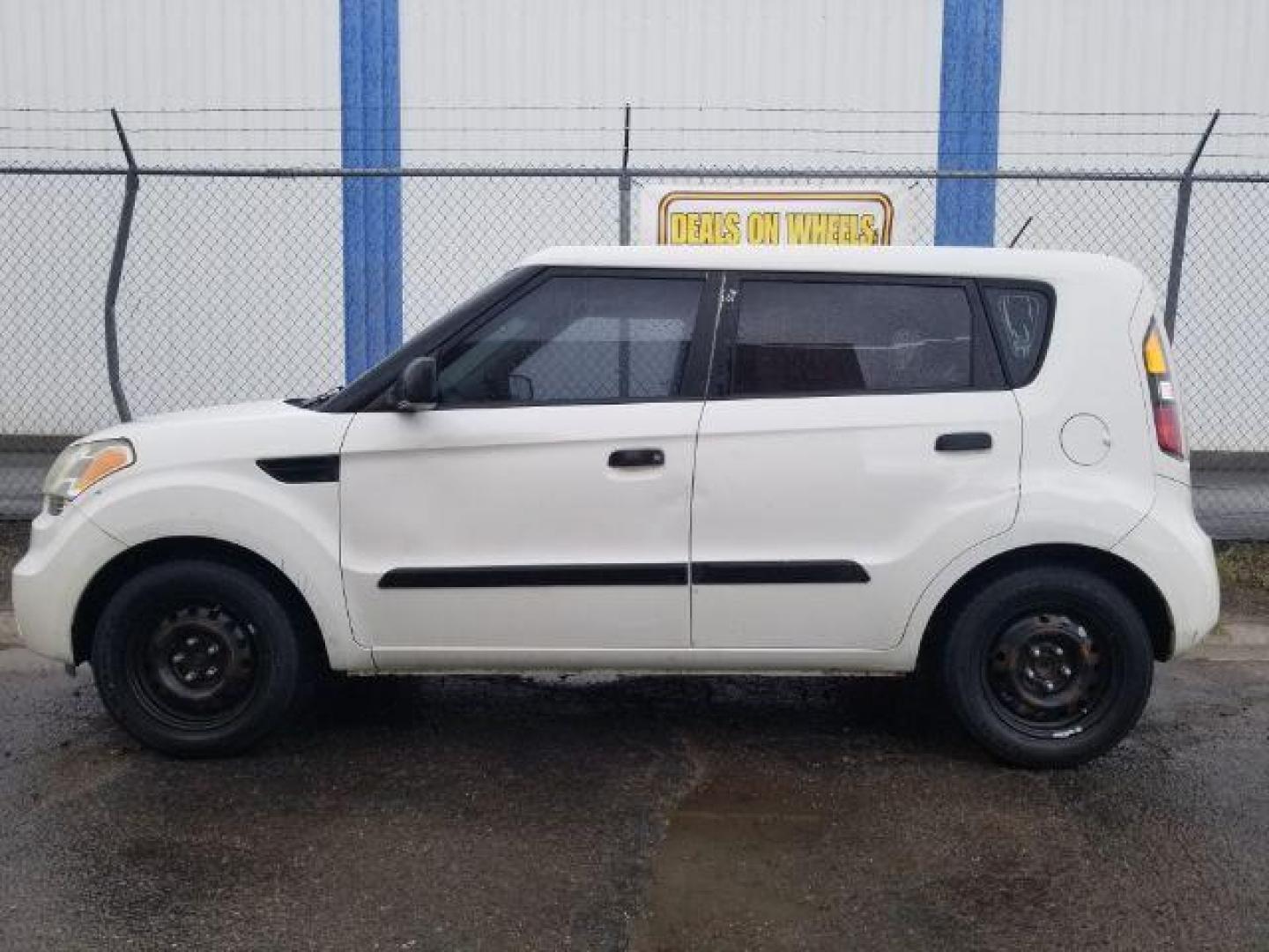 2010 Kia Soul Base (KNDJT2A10A7) with an 1.6L L4 DOHC 16V engine, 5-Speed Manual transmission, located at 1800 West Broadway, Missoula, 59808, (406) 543-1986, 46.881348, -114.023628 - Photo#2