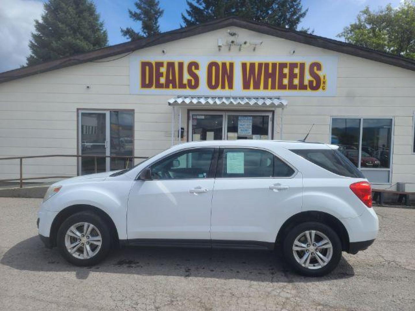 2011 Chevrolet Equinox LS AWD (2CNFLCEC6B6) with an 2.4L L4 DOHC 16V engine, 6-Speed Automatic transmission, located at 1800 West Broadway, Missoula, 59808, (406) 543-1986, 46.881348, -114.023628 - Photo#5