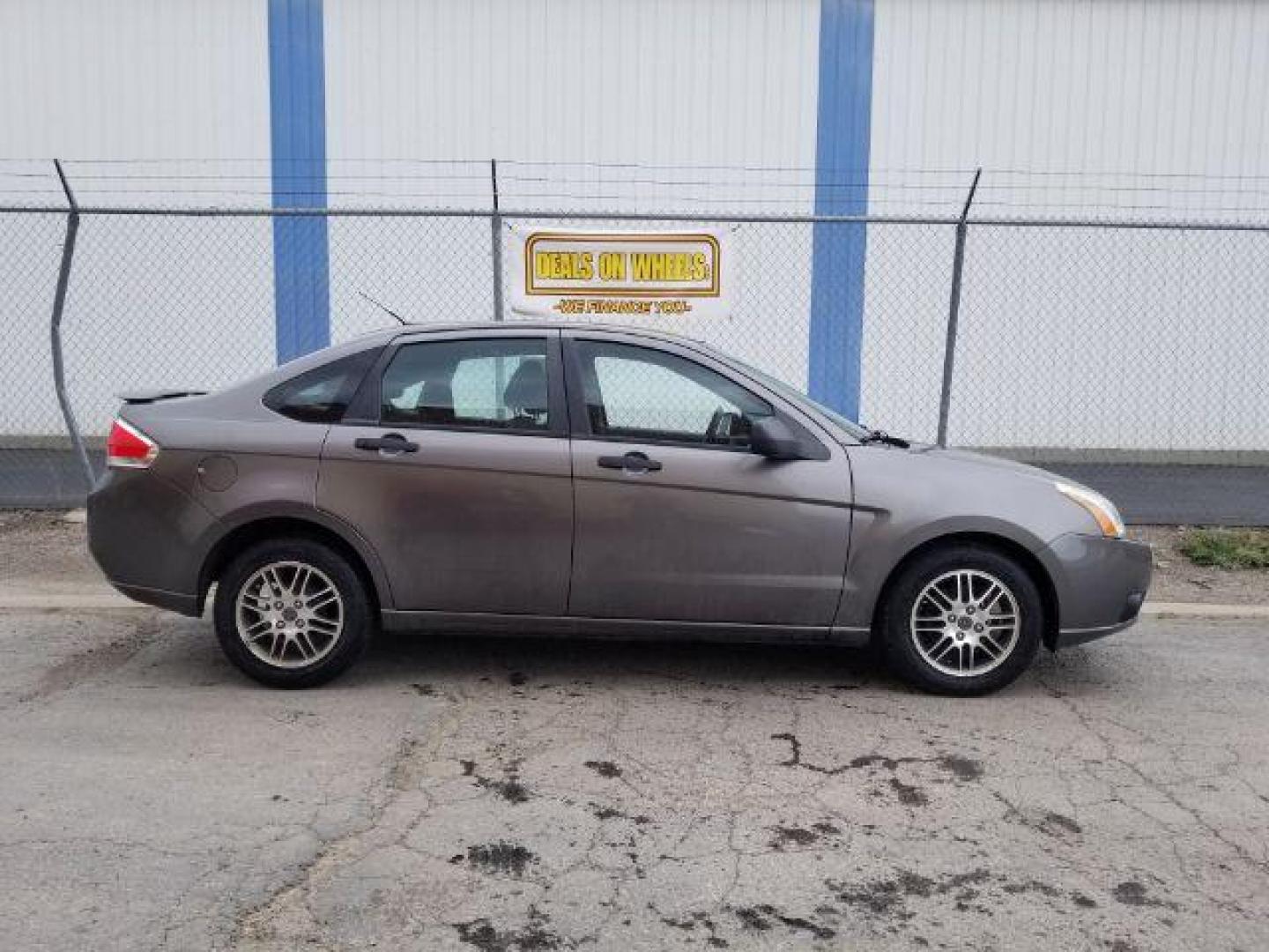 2011 Ford Focus SE Sedan (1FAHP3FN7BW) with an 2.0L L4 DOHC 16V engine, located at 1800 West Broadway, Missoula, 59808, (406) 543-1986, 46.881348, -114.023628 - Photo#5