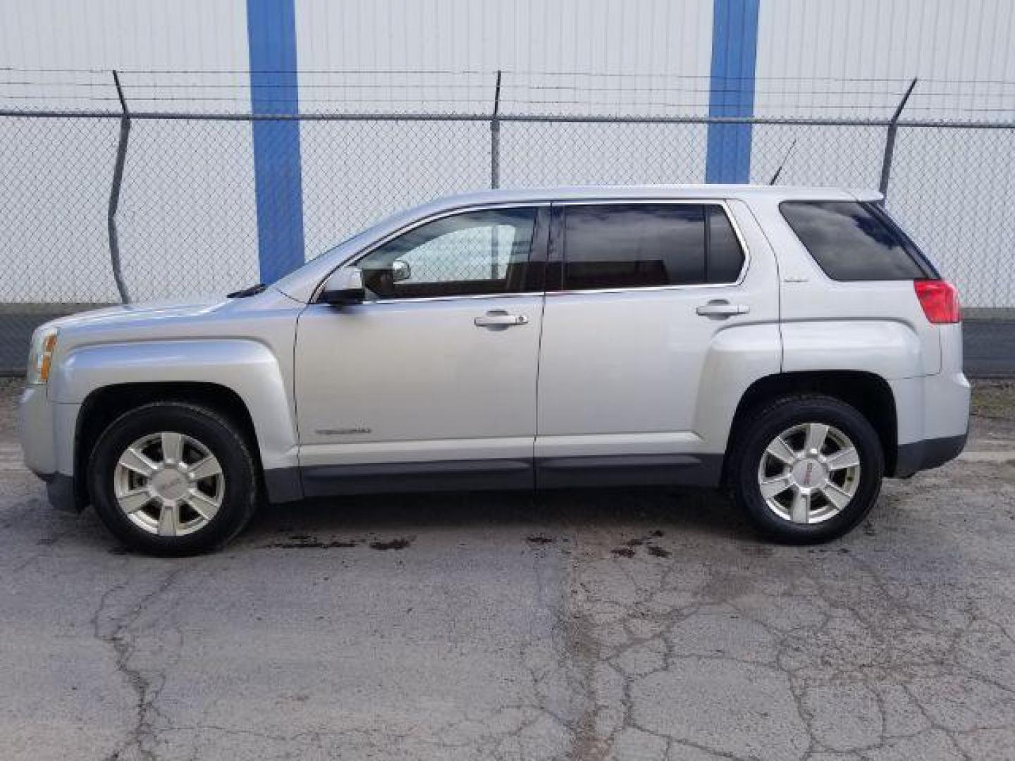 2011 GMC Terrain SLE1 FWD (2CTALMEC3B6) with an 2.4L L4 DOHC 16V engine, 6-Speed Automatic transmission, located at 4801 10th Ave S,, Great Falls, MT, 59405, (406) 564-1505, 0.000000, 0.000000 - Photo#2