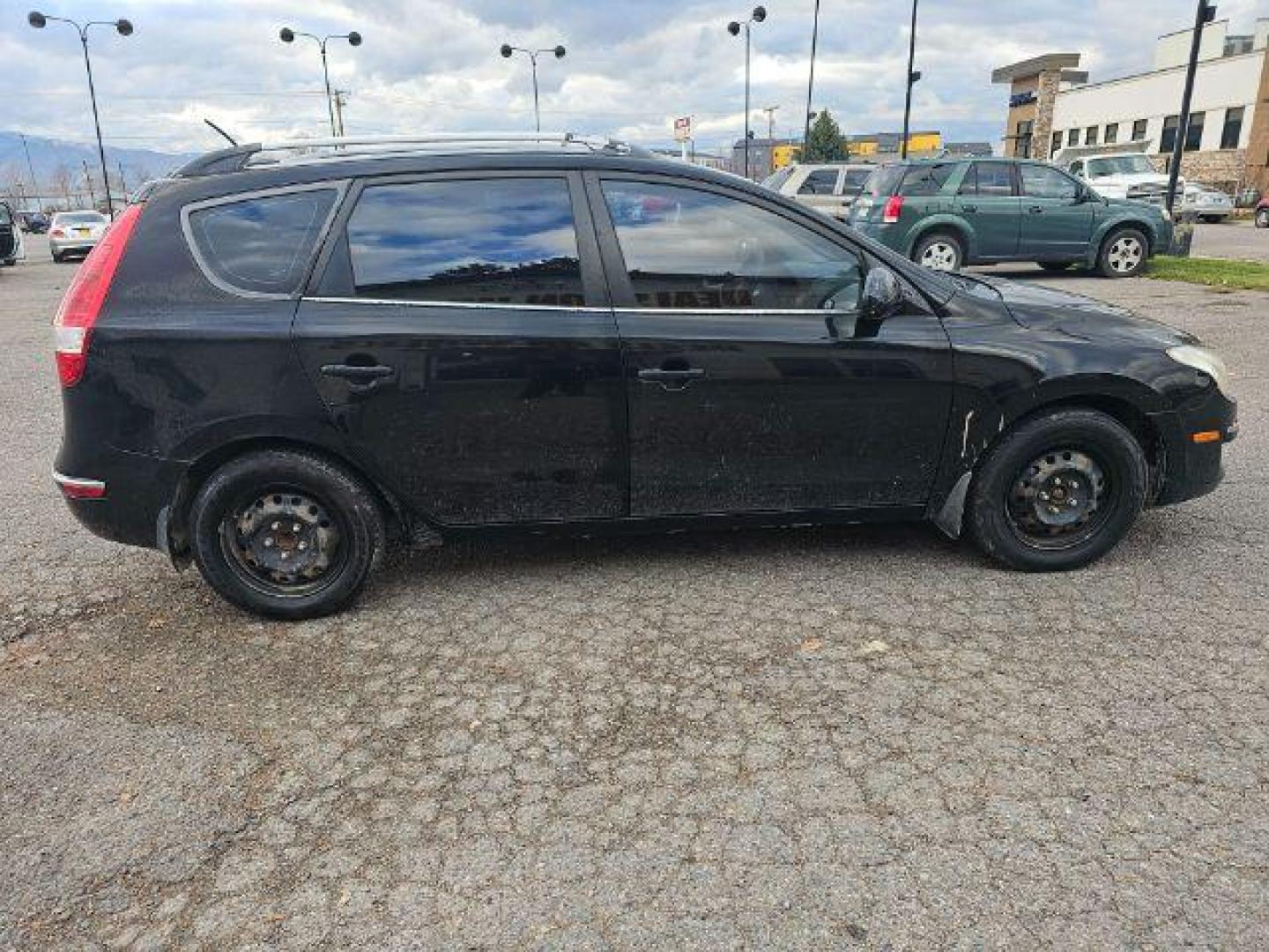 2011 Hyundai Elantra Touring SE Automatic (KMHDC8AE7BU) with an 2.0L L4 DOHC 16V engine, 4-Speed Automatic transmission, located at 1800 West Broadway, Missoula, 59808, (406) 543-1986, 46.881348, -114.023628 - Photo#2